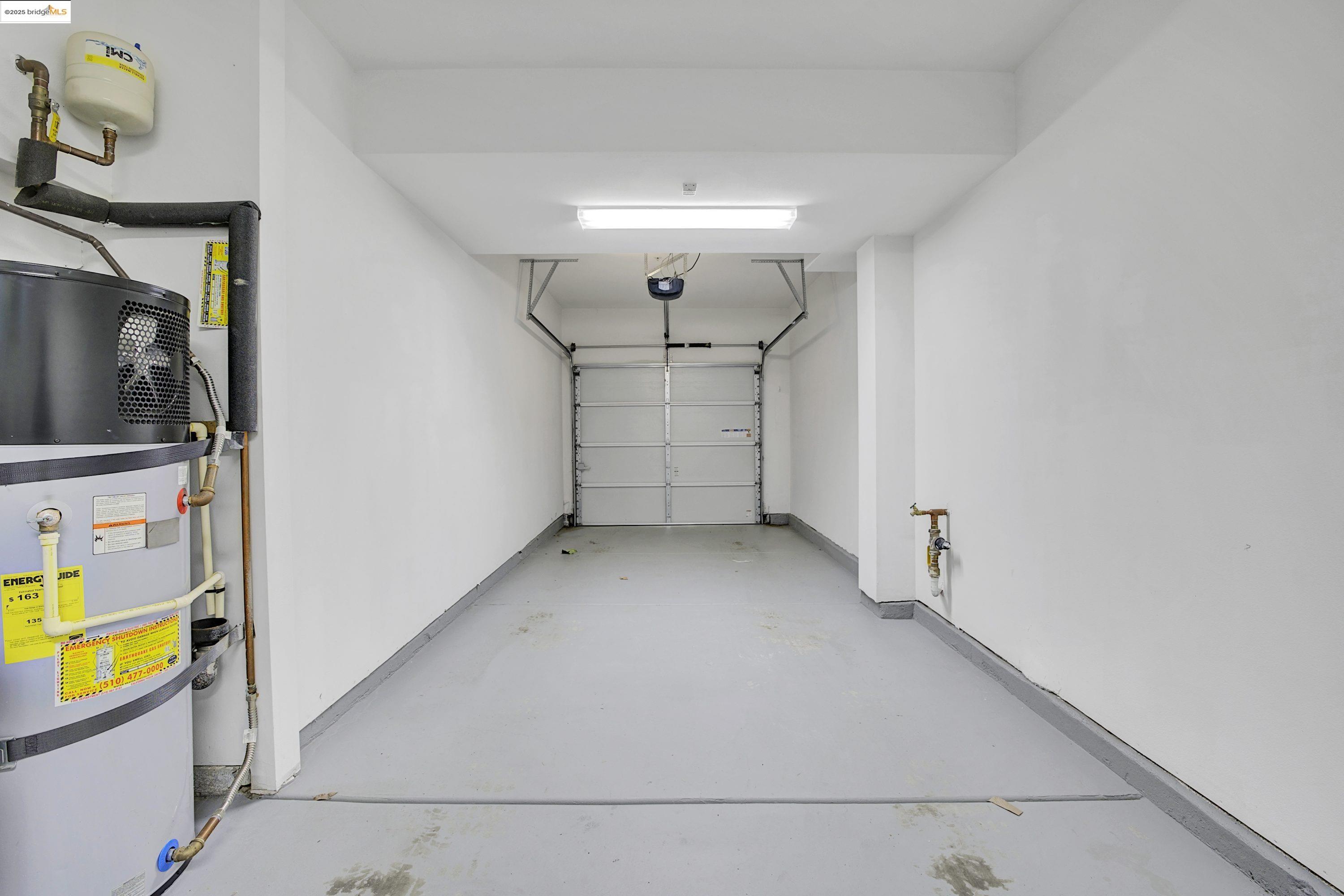 Detail Gallery Image 24 of 32 For 1423 Prescott St, Oakland,  CA 94607 - 2 Beds | 2/1 Baths