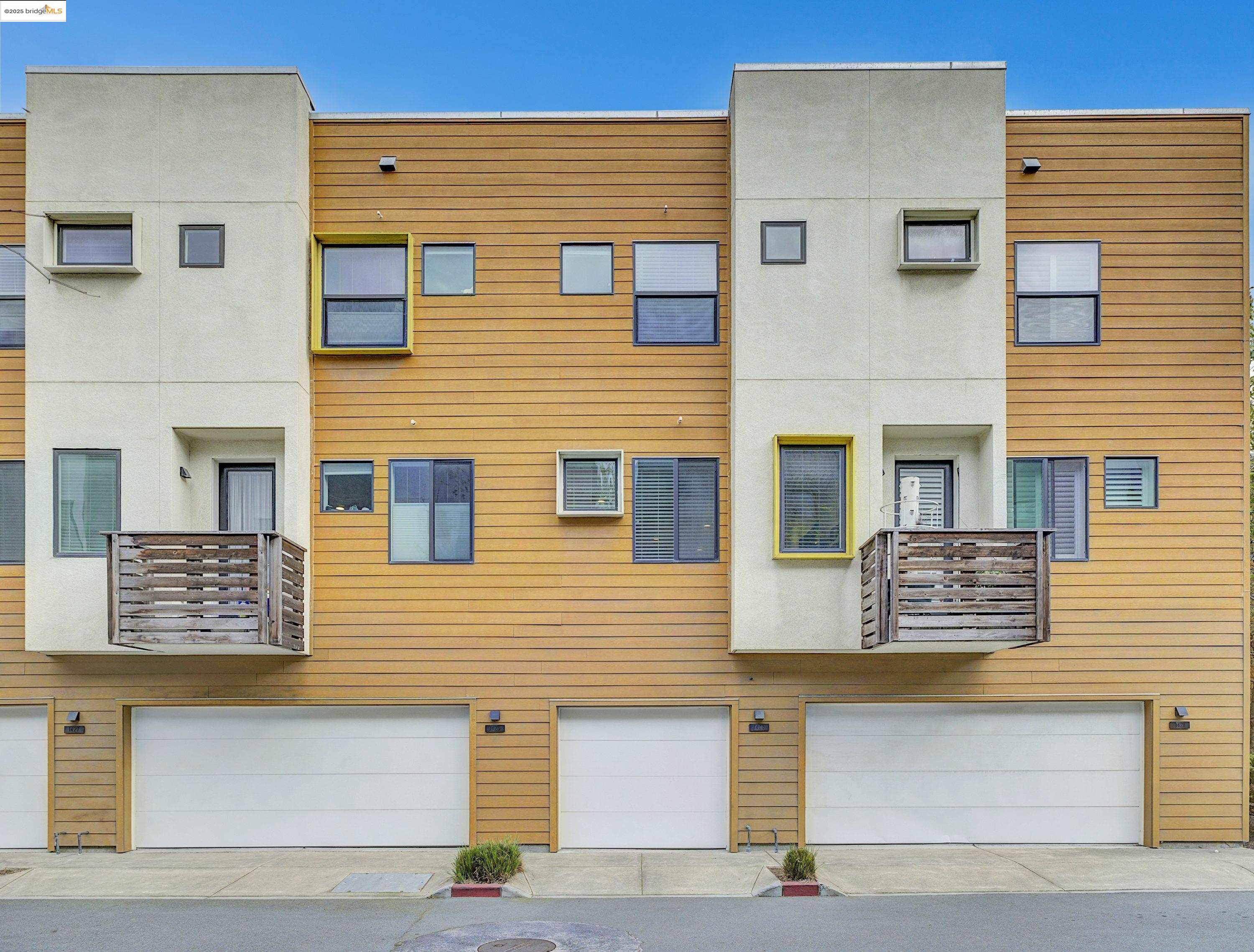 Detail Gallery Image 25 of 32 For 1423 Prescott St, Oakland,  CA 94607 - 2 Beds | 2/1 Baths
