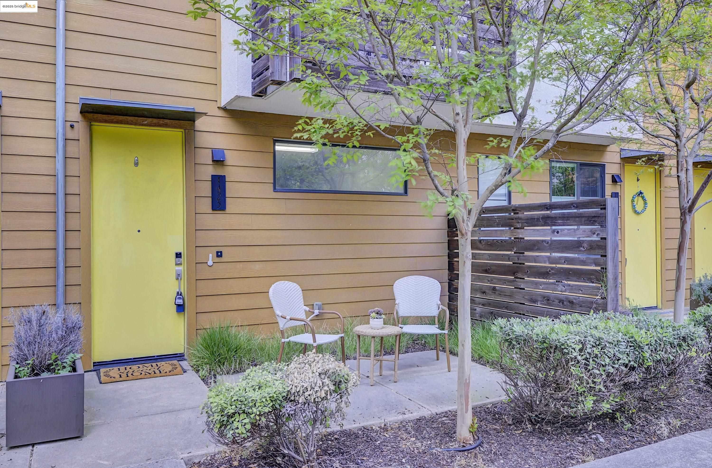 Detail Gallery Image 26 of 32 For 1423 Prescott St, Oakland,  CA 94607 - 2 Beds | 2/1 Baths