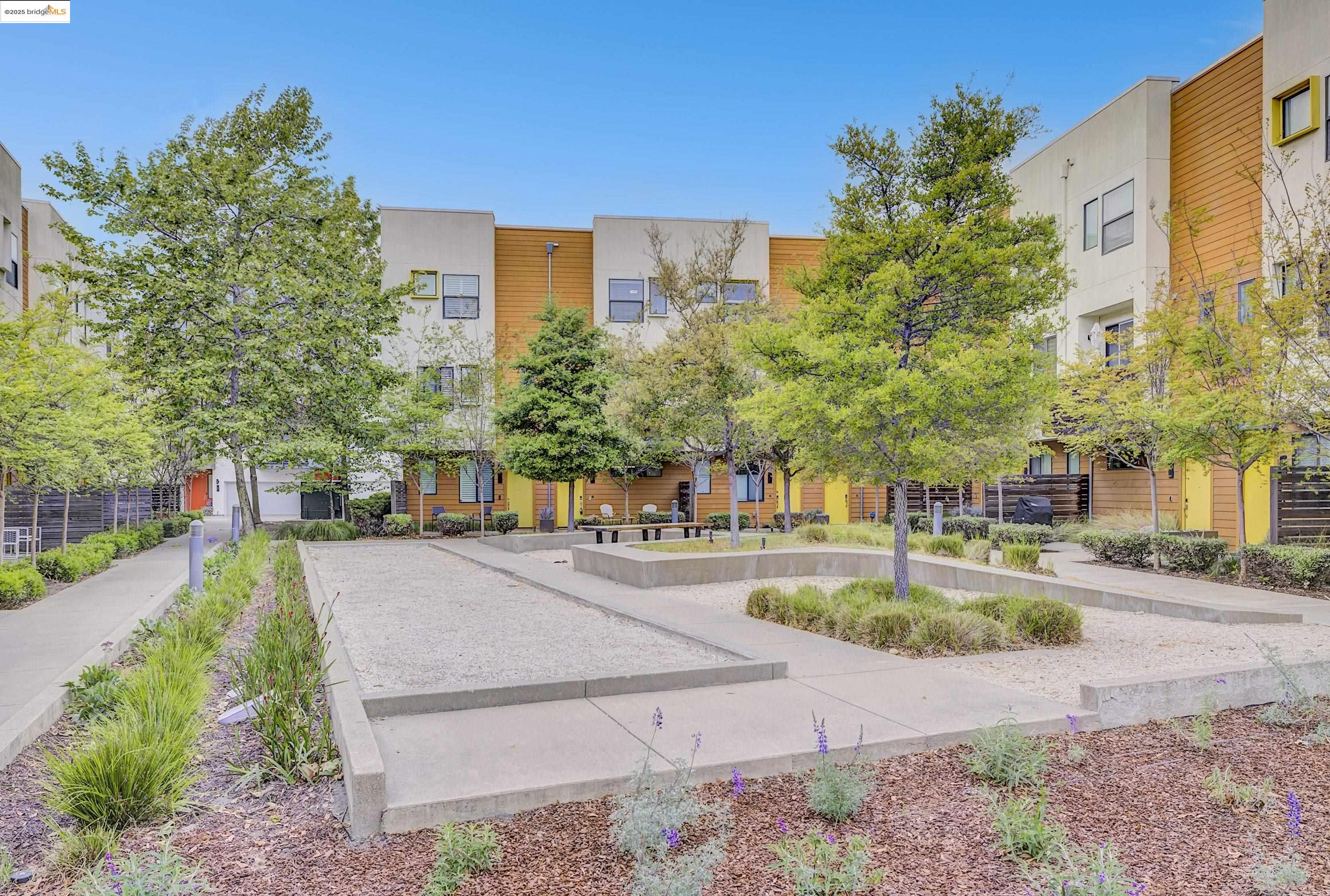 Detail Gallery Image 29 of 32 For 1423 Prescott St, Oakland,  CA 94607 - 2 Beds | 2/1 Baths