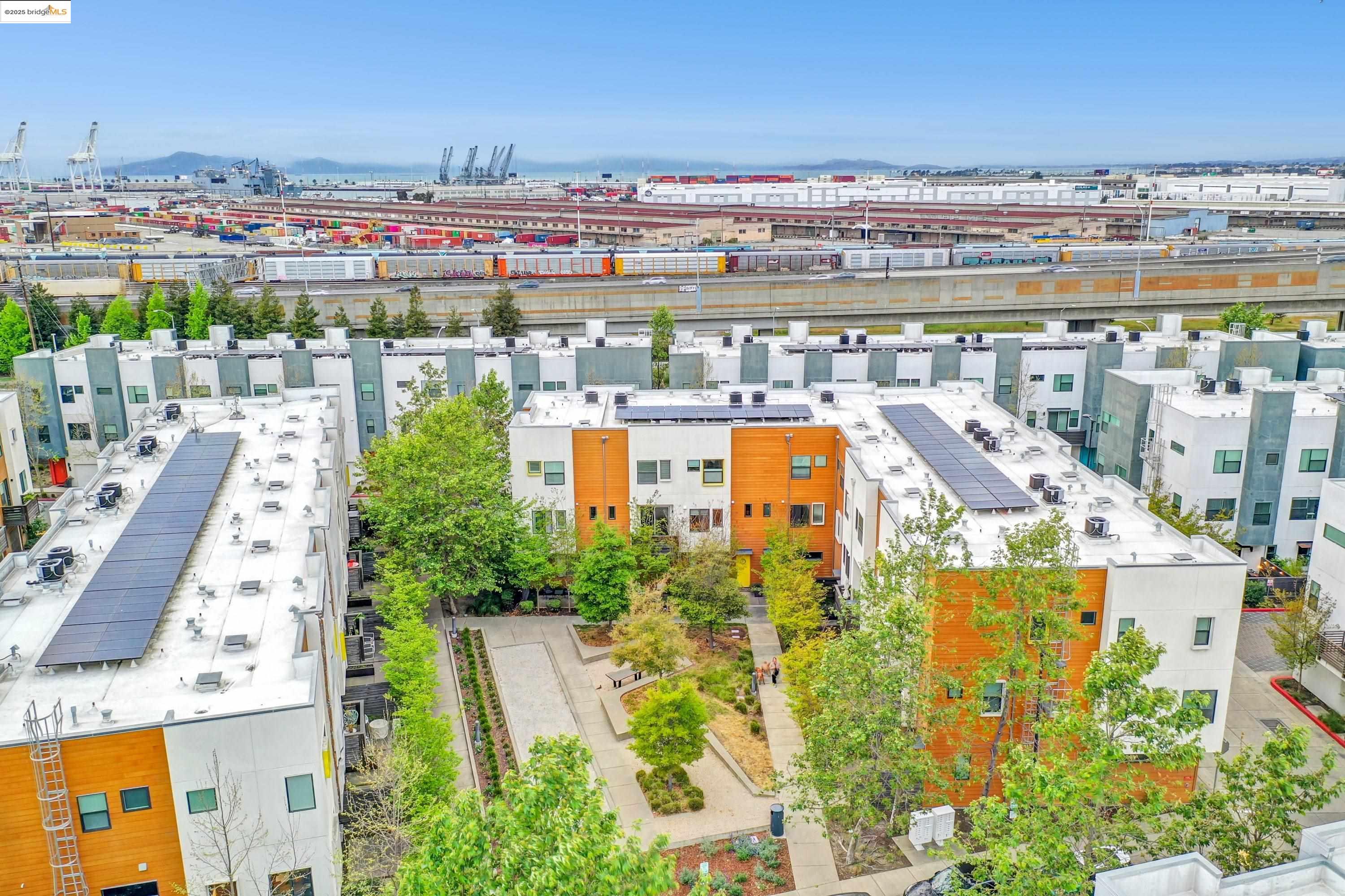 Detail Gallery Image 30 of 32 For 1423 Prescott St, Oakland,  CA 94607 - 2 Beds | 2/1 Baths