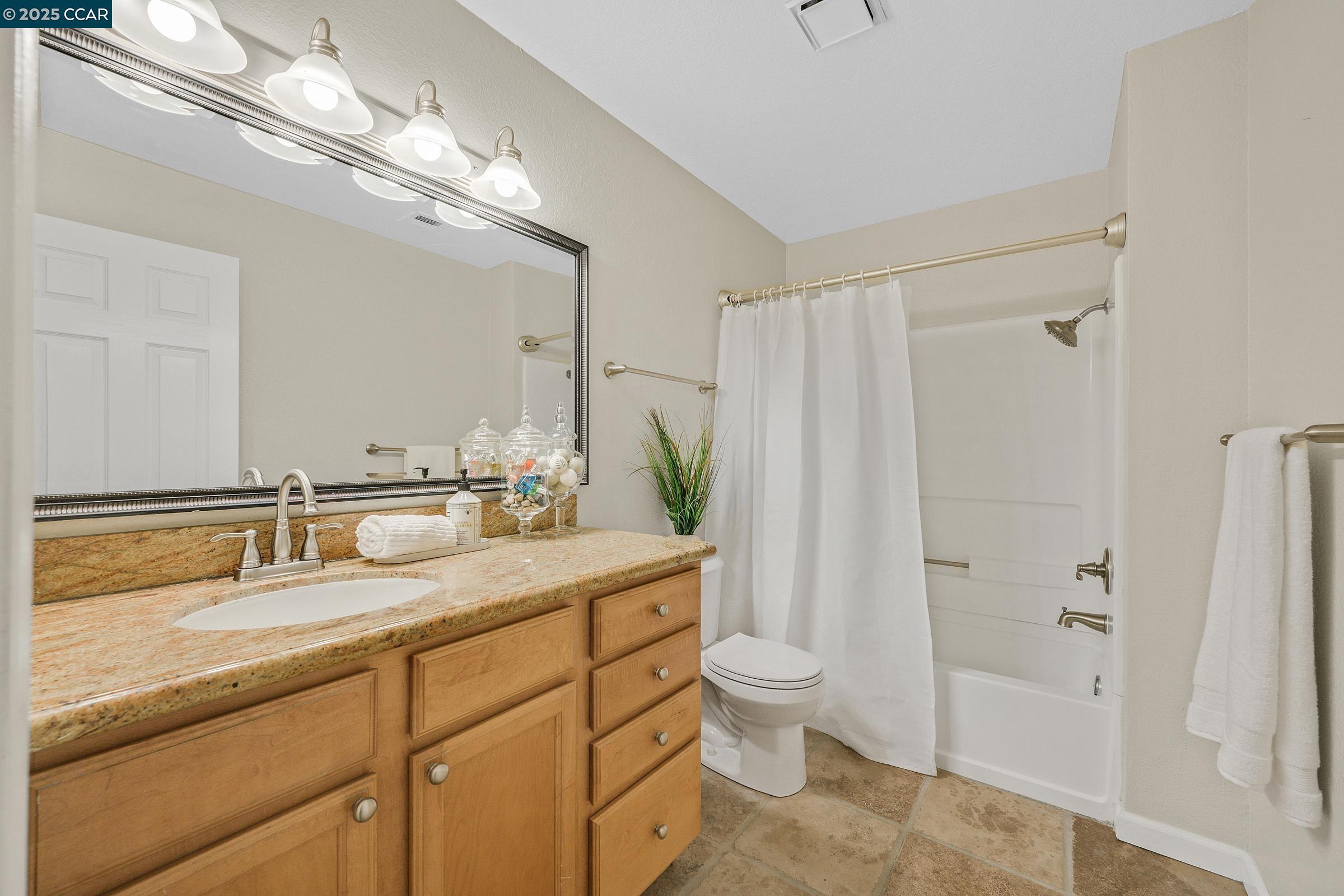 Detail Gallery Image 16 of 52 For 160 Eastridge Dr, San Ramon,  CA 94582 - 1 Beds | 1 Baths