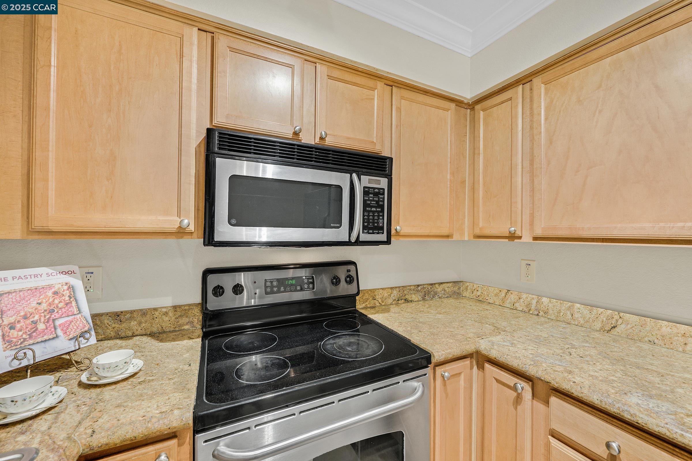 Detail Gallery Image 10 of 52 For 160 Eastridge Dr, San Ramon,  CA 94582 - 1 Beds | 1 Baths