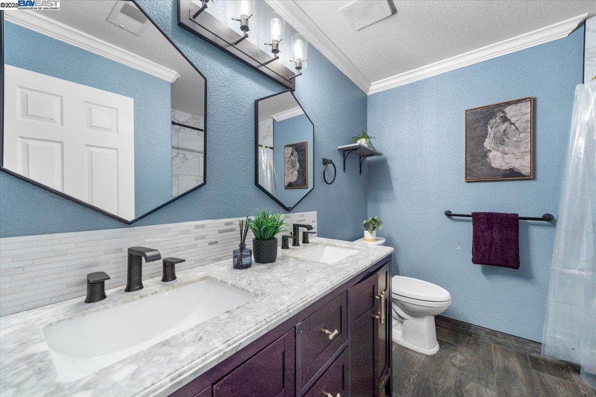 Detail Gallery Image 11 of 22 For 283 Kenbrook Cir, San Jose,  CA 95111 - 2 Beds | 2 Baths