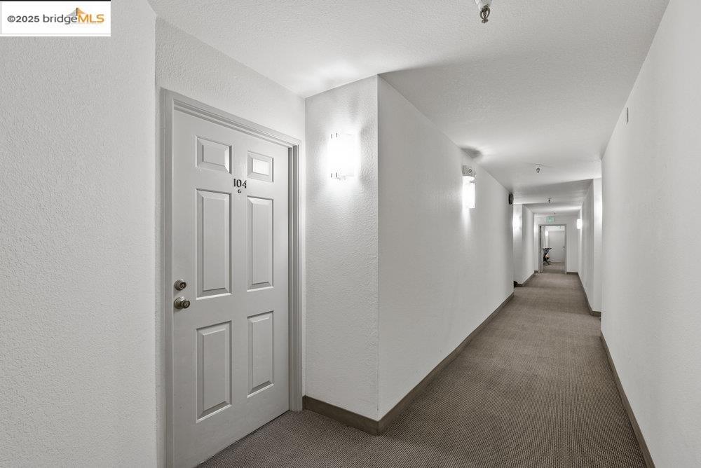Detail Gallery Image 3 of 47 For 330 Park View Ter #104,  Oakland,  CA 94610 - 2 Beds | 2 Baths