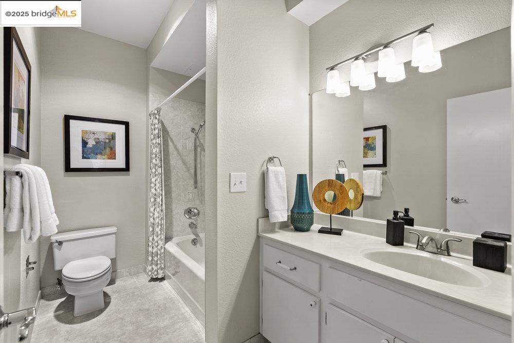 Detail Gallery Image 34 of 47 For 330 Park View Ter #104,  Oakland,  CA 94610 - 2 Beds | 2 Baths