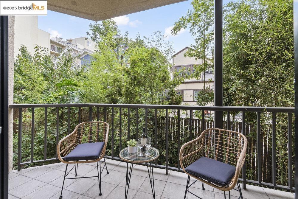 Detail Gallery Image 39 of 47 For 330 Park View Ter #104,  Oakland,  CA 94610 - 2 Beds | 2 Baths