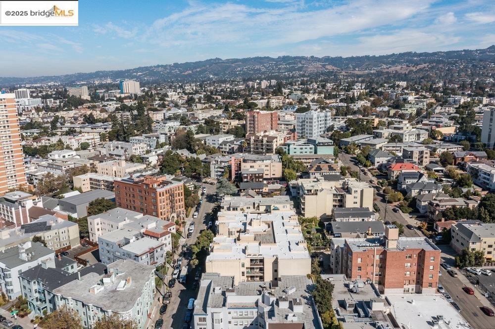 Detail Gallery Image 44 of 47 For 330 Park View Ter #104,  Oakland,  CA 94610 - 2 Beds | 2 Baths