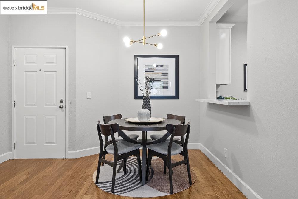 Detail Gallery Image 9 of 47 For 330 Park View Ter #104,  Oakland,  CA 94610 - 2 Beds | 2 Baths