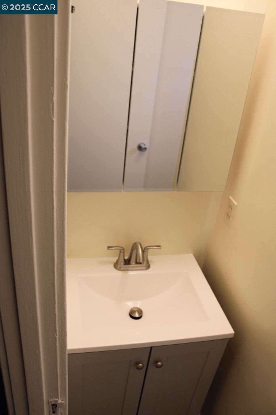 5918 ALAMEDA AVE. # 5918, Richmond, California 94804, 1 Bedroom Bedrooms, 4 Rooms Rooms,1 BathroomBathrooms,Residential Lease,For Rent,5918 ALAMEDA AVE. # 5918,41094377