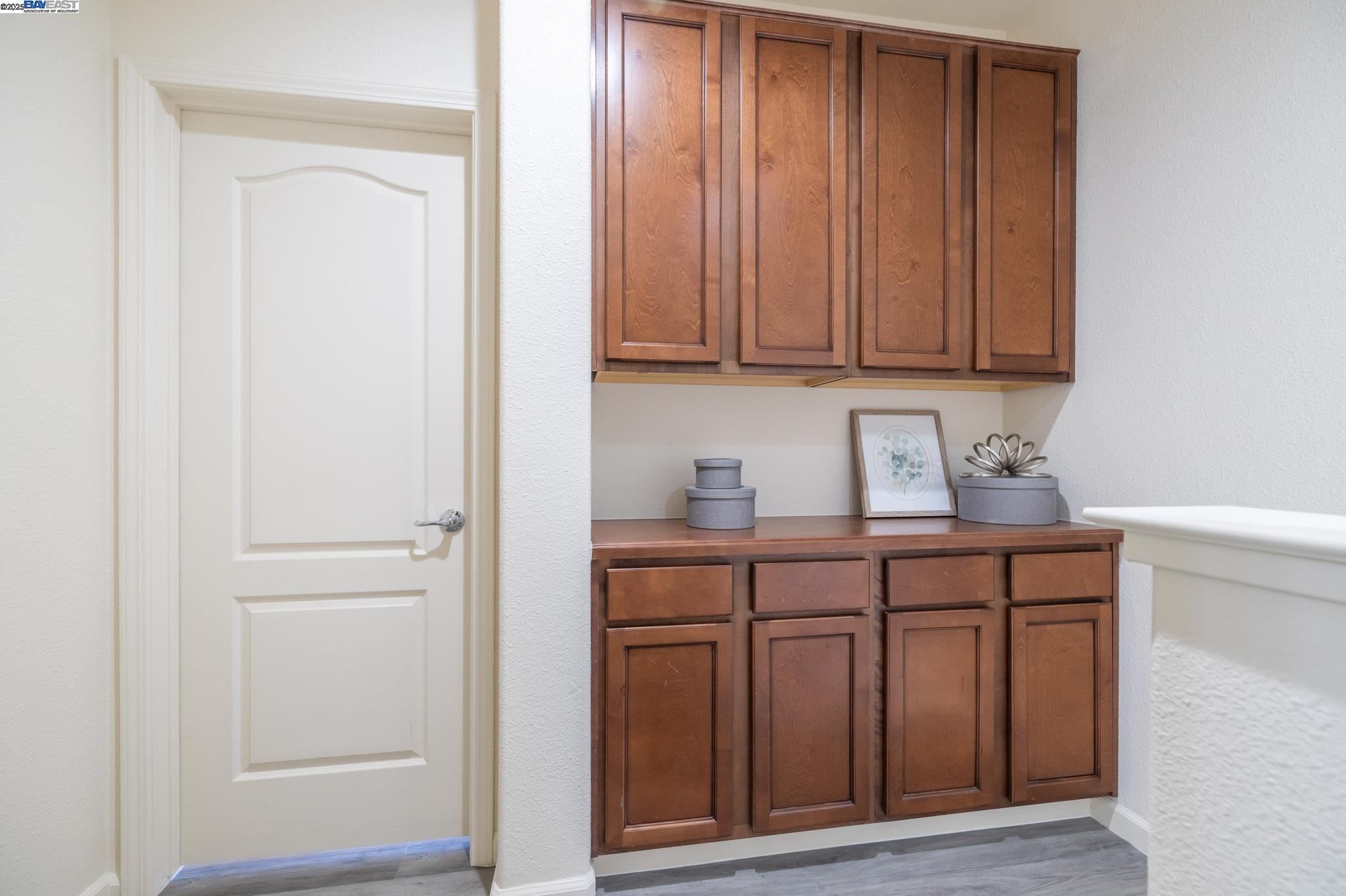 Detail Gallery Image 13 of 31 For 2200 Beech Cir, San Jose,  CA 95131 - 3 Beds | 3 Baths