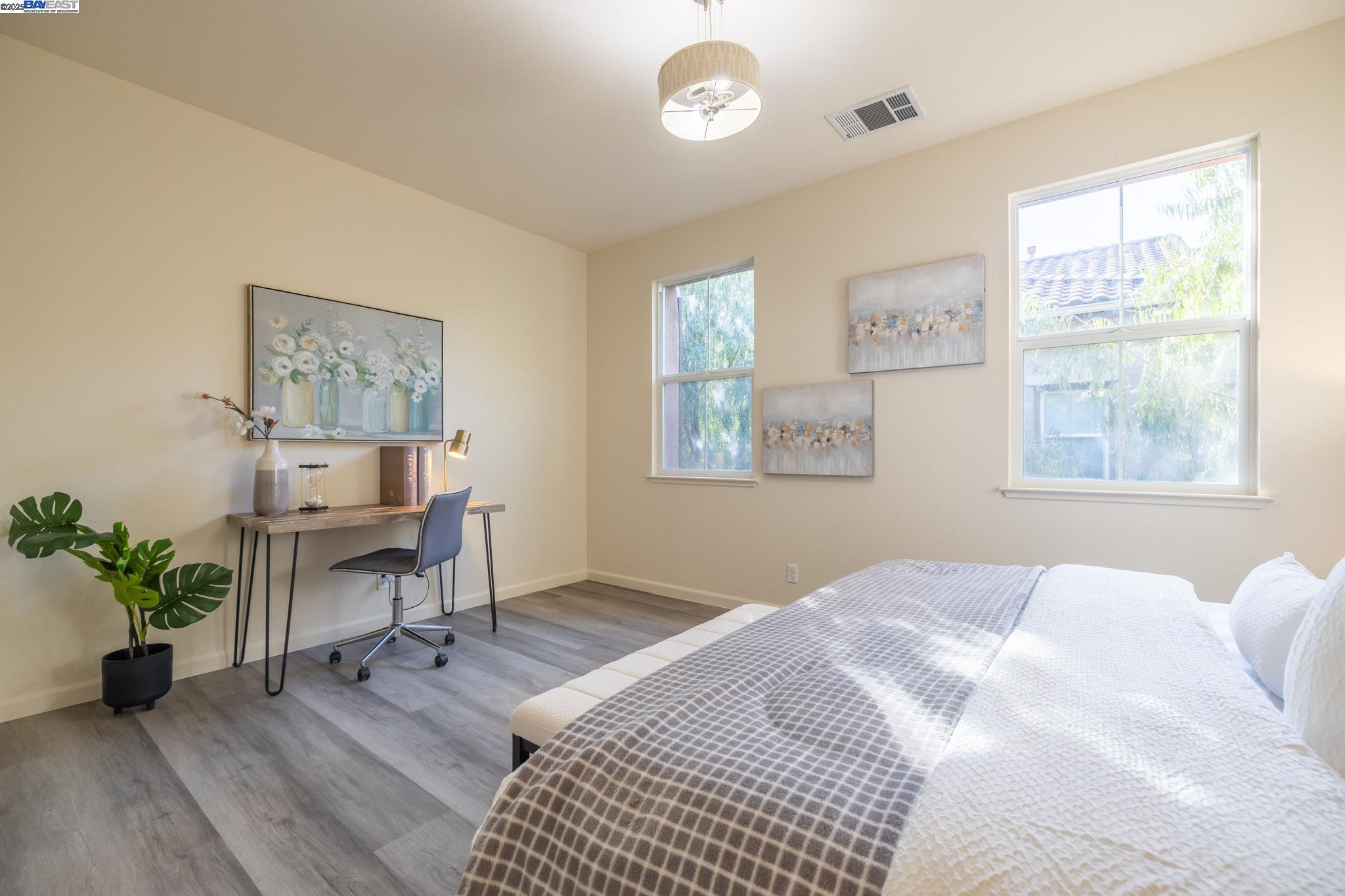 Detail Gallery Image 16 of 31 For 2200 Beech Cir, San Jose,  CA 95131 - 3 Beds | 3 Baths