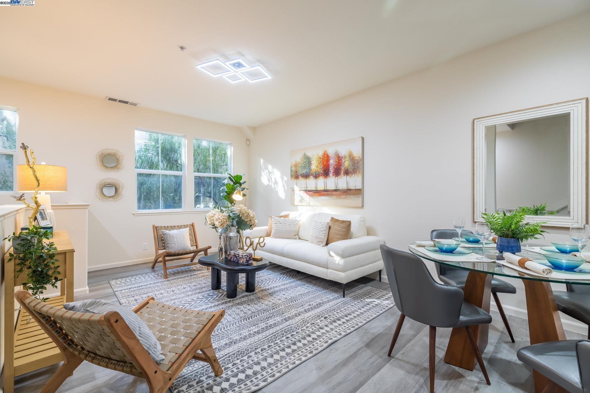 Detail Gallery Image 4 of 31 For 2200 Beech Cir, San Jose,  CA 95131 - 3 Beds | 3 Baths