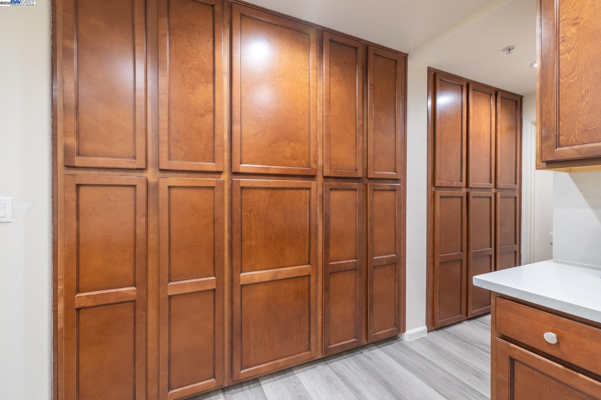 Detail Gallery Image 6 of 31 For 2200 Beech Cir, San Jose,  CA 95131 - 3 Beds | 3 Baths