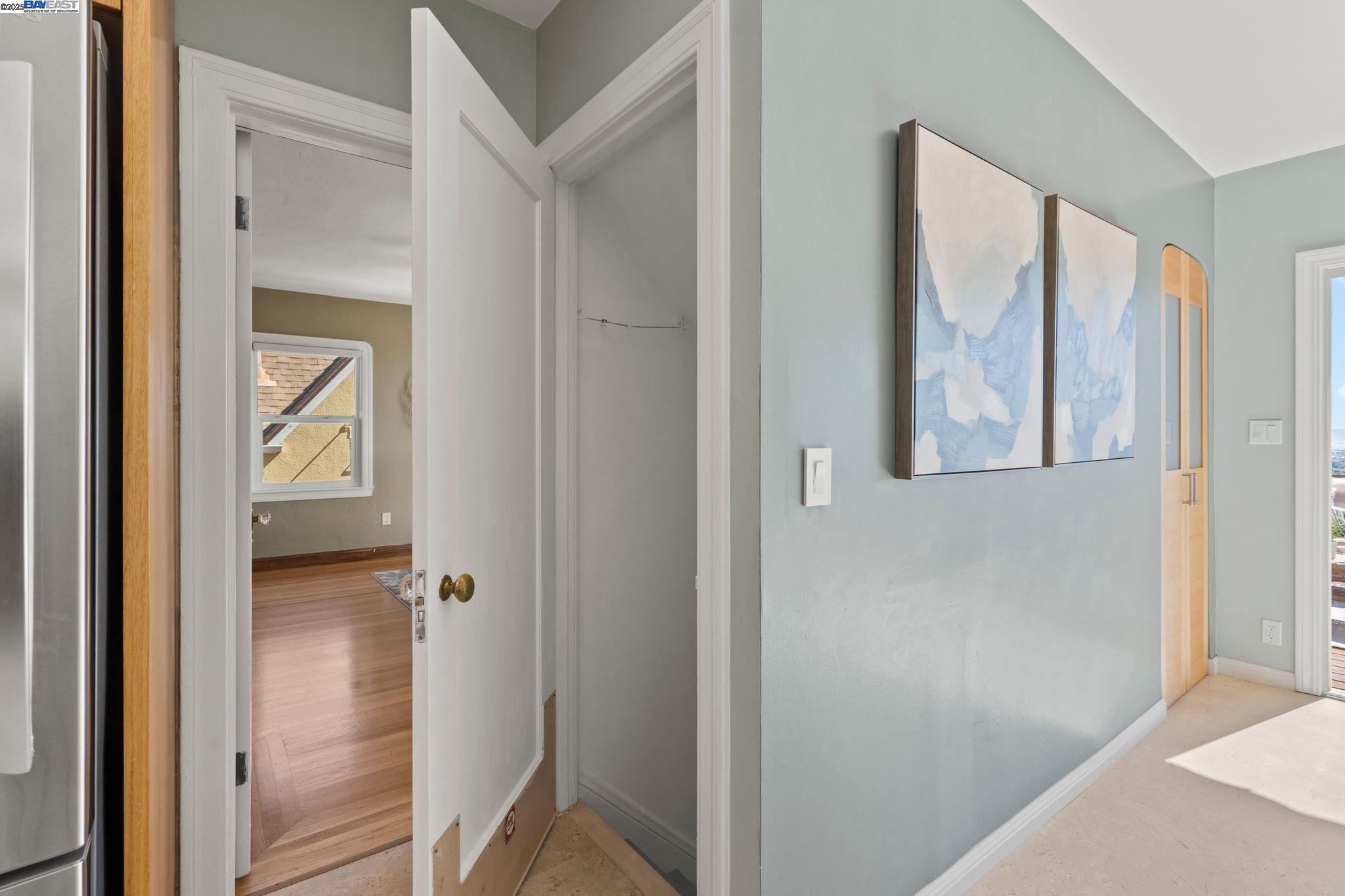 Detail Gallery Image 11 of 55 For 3751 Victor Ave, Oakland,  CA 94619 - 3 Beds | 1/1 Baths