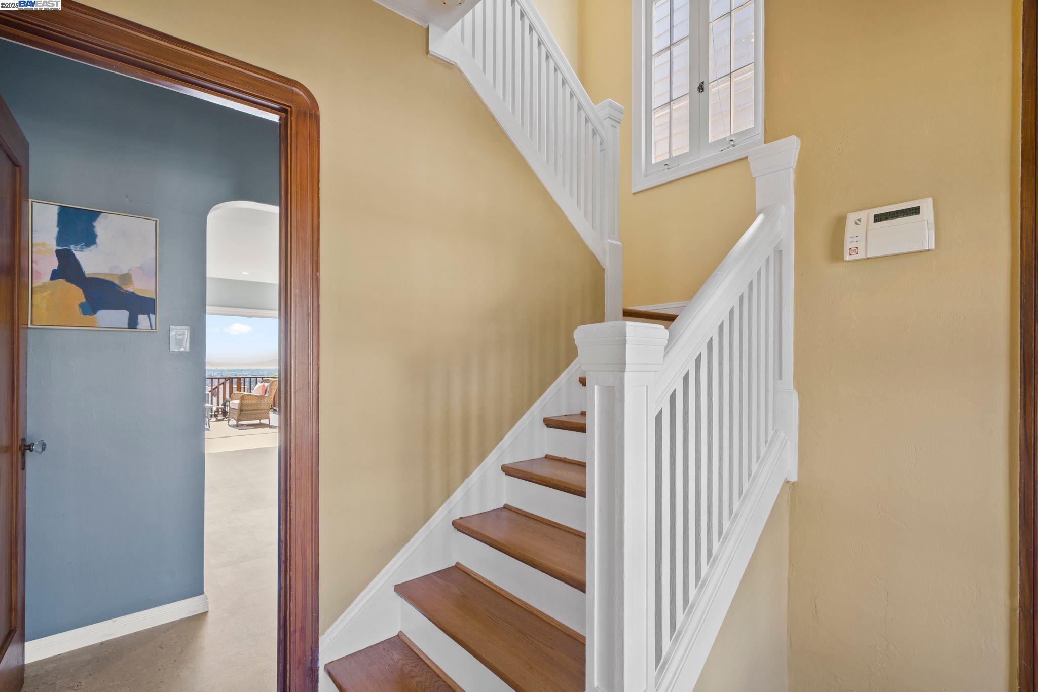 Detail Gallery Image 14 of 55 For 3751 Victor Ave, Oakland,  CA 94619 - 3 Beds | 1/1 Baths