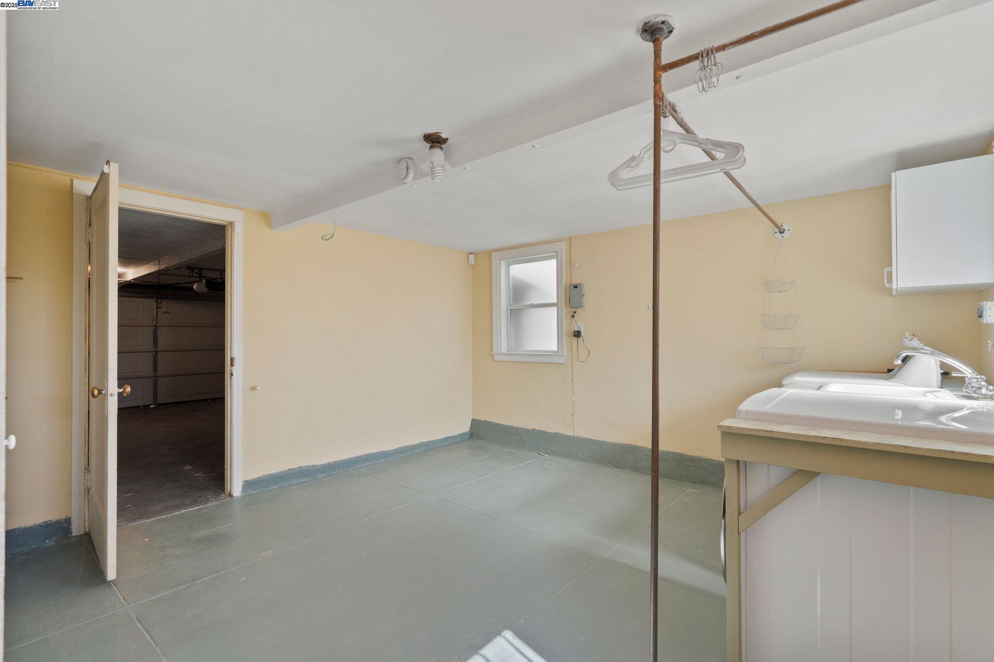 Detail Gallery Image 41 of 55 For 3751 Victor Ave, Oakland,  CA 94619 - 3 Beds | 1/1 Baths