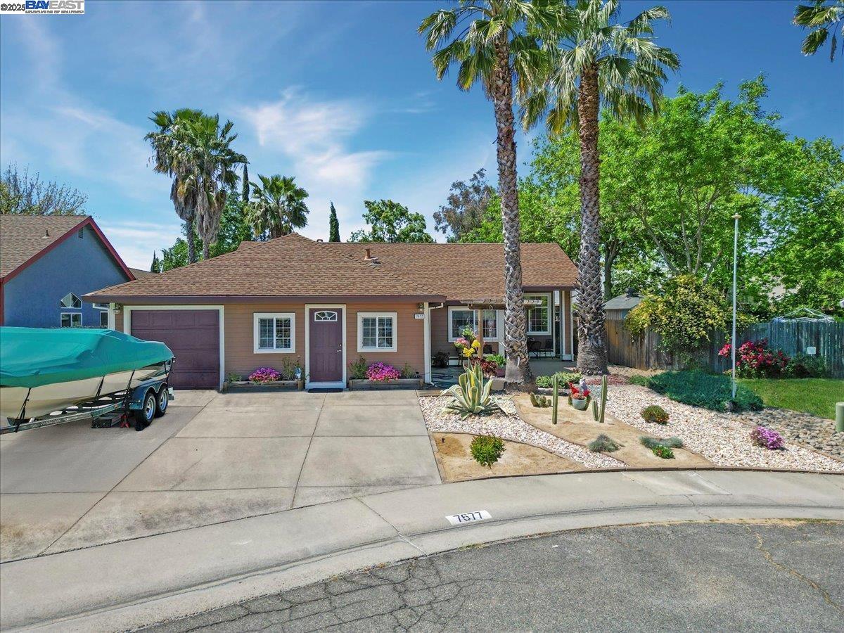 Detail Gallery Image 2 of 33 For 7677 Copper Cove Pl, Antelope,  CA 95843 - 3 Beds | 2 Baths