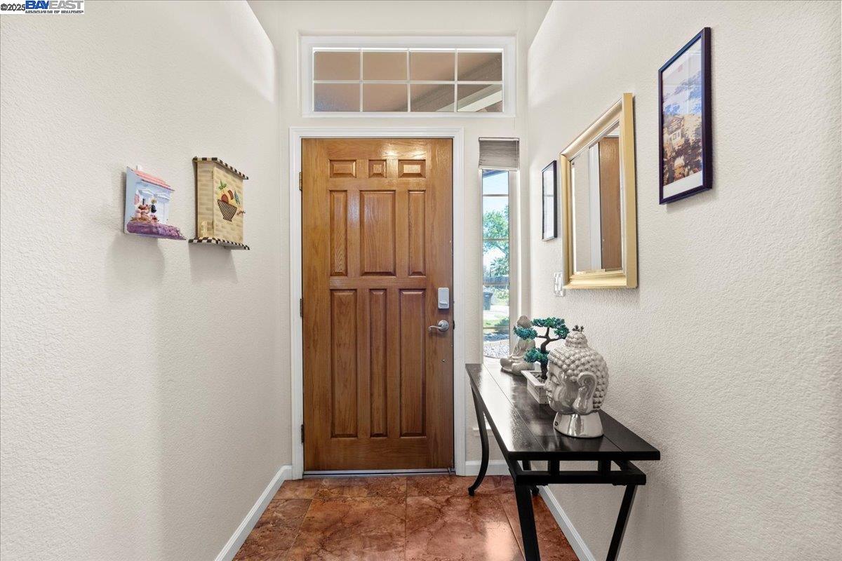 Detail Gallery Image 5 of 33 For 7677 Copper Cove Pl, Antelope,  CA 95843 - 3 Beds | 2 Baths