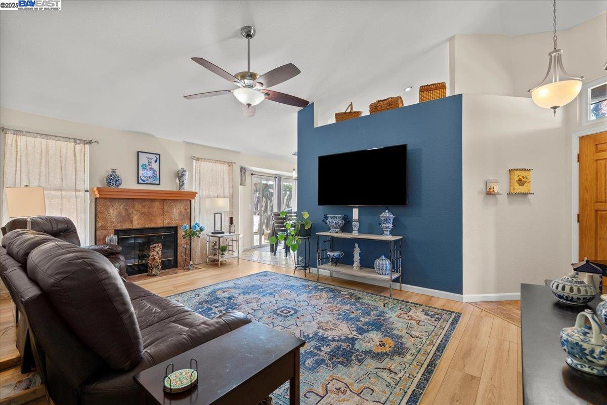 Detail Gallery Image 8 of 33 For 7677 Copper Cove Pl, Antelope,  CA 95843 - 3 Beds | 2 Baths