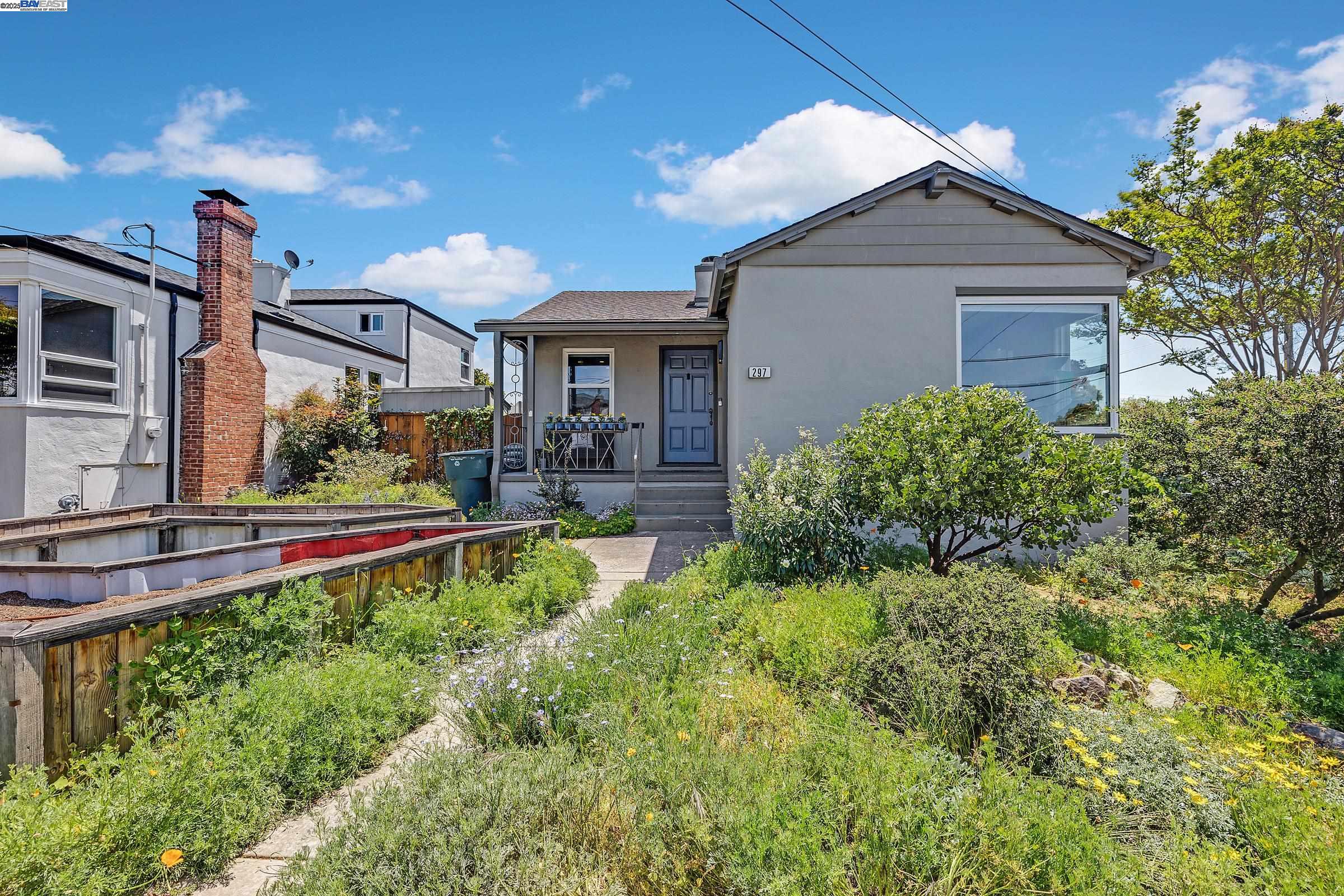 Detail Gallery Image 1 of 33 For 297 Lorraine Blvd, San Leandro,  CA 94577 - 3 Beds | 1/1 Baths