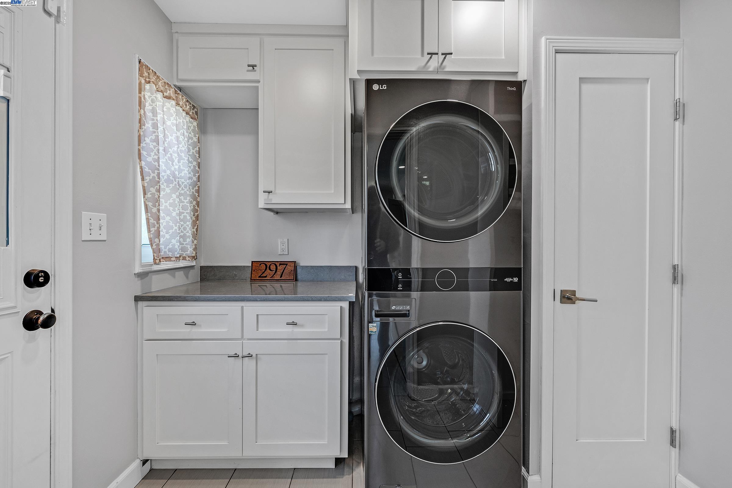 Detail Gallery Image 14 of 33 For 297 Lorraine Blvd, San Leandro,  CA 94577 - 3 Beds | 1/1 Baths