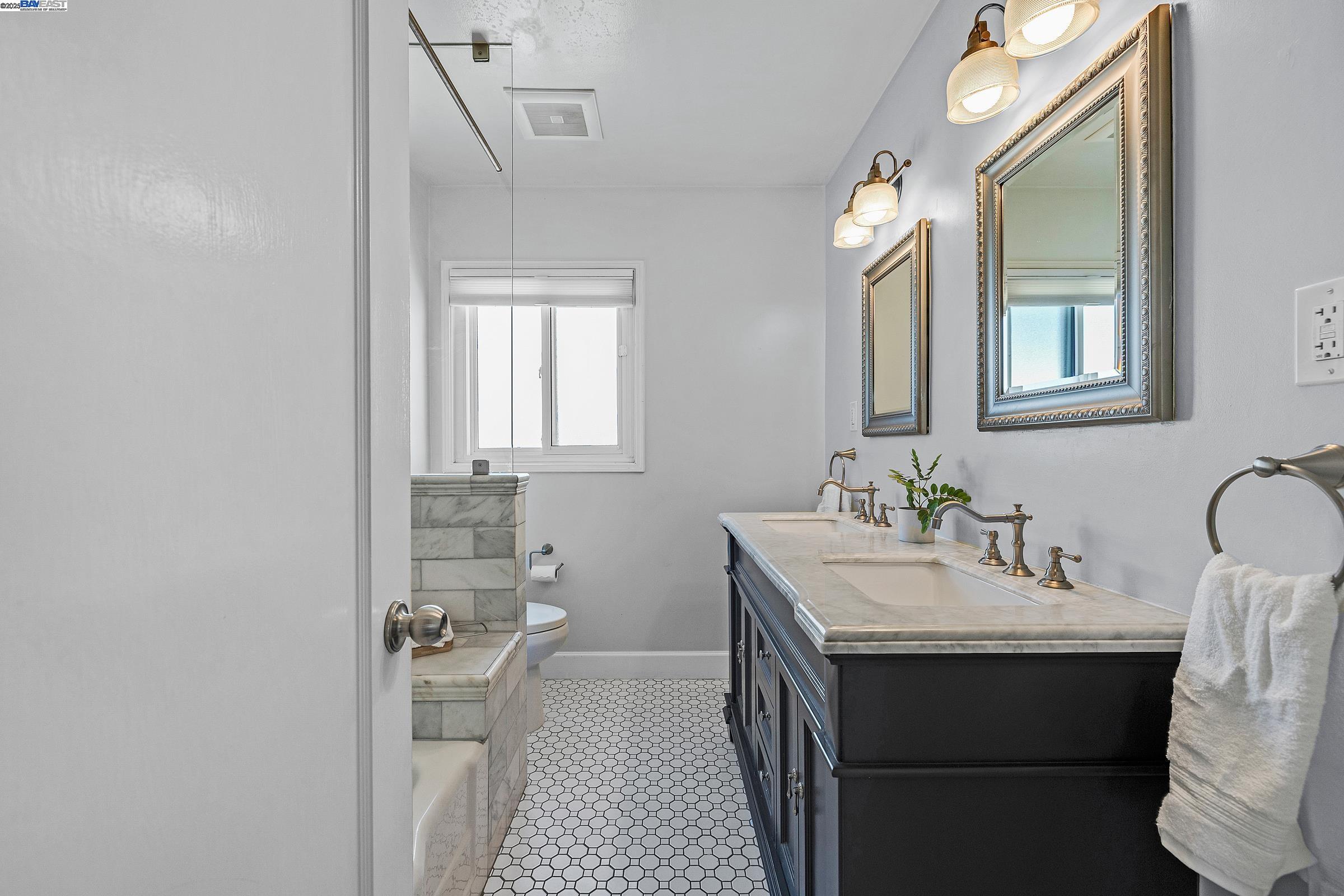 Detail Gallery Image 25 of 33 For 297 Lorraine Blvd, San Leandro,  CA 94577 - 3 Beds | 1/1 Baths