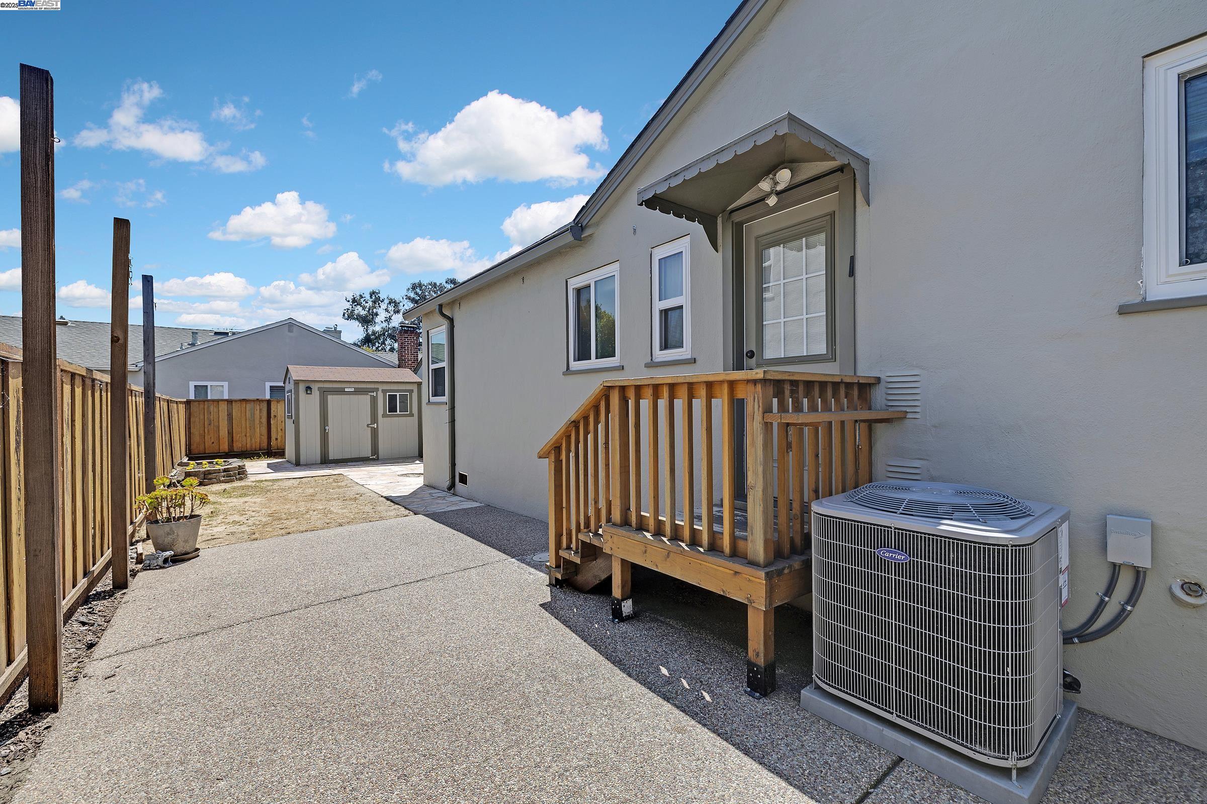 Detail Gallery Image 29 of 33 For 297 Lorraine Blvd, San Leandro,  CA 94577 - 3 Beds | 1/1 Baths
