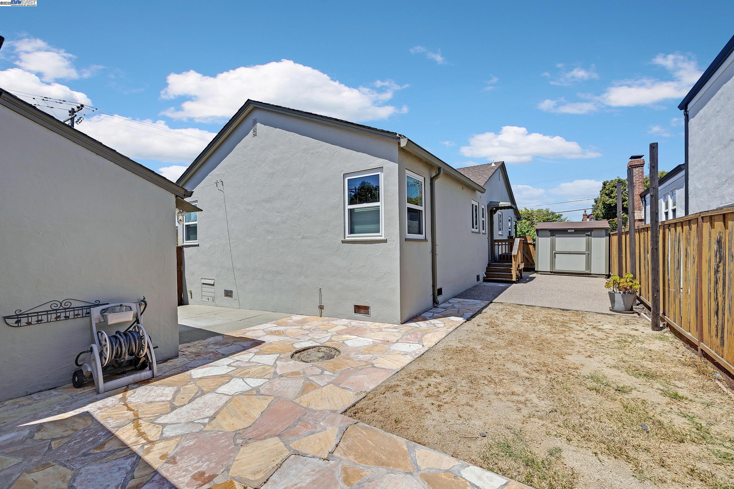 Detail Gallery Image 31 of 33 For 297 Lorraine Blvd, San Leandro,  CA 94577 - 3 Beds | 1/1 Baths