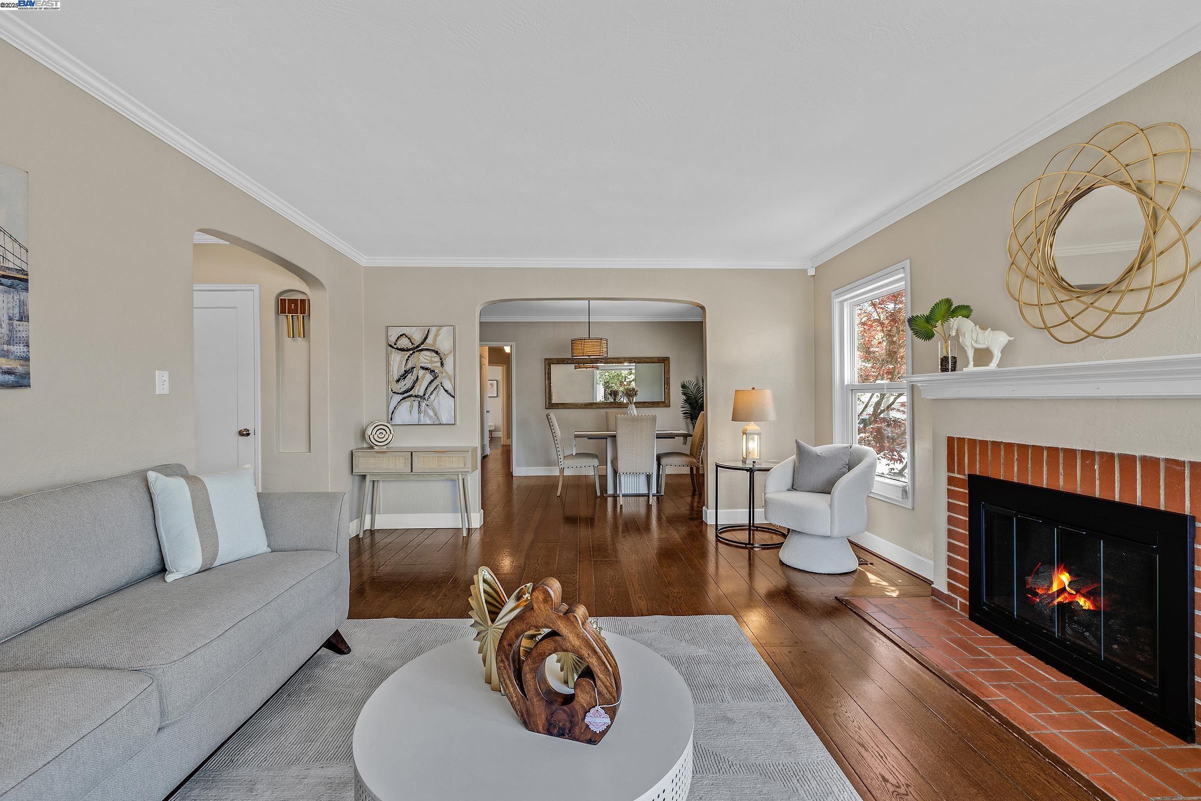 Detail Gallery Image 7 of 33 For 297 Lorraine Blvd, San Leandro,  CA 94577 - 3 Beds | 1/1 Baths