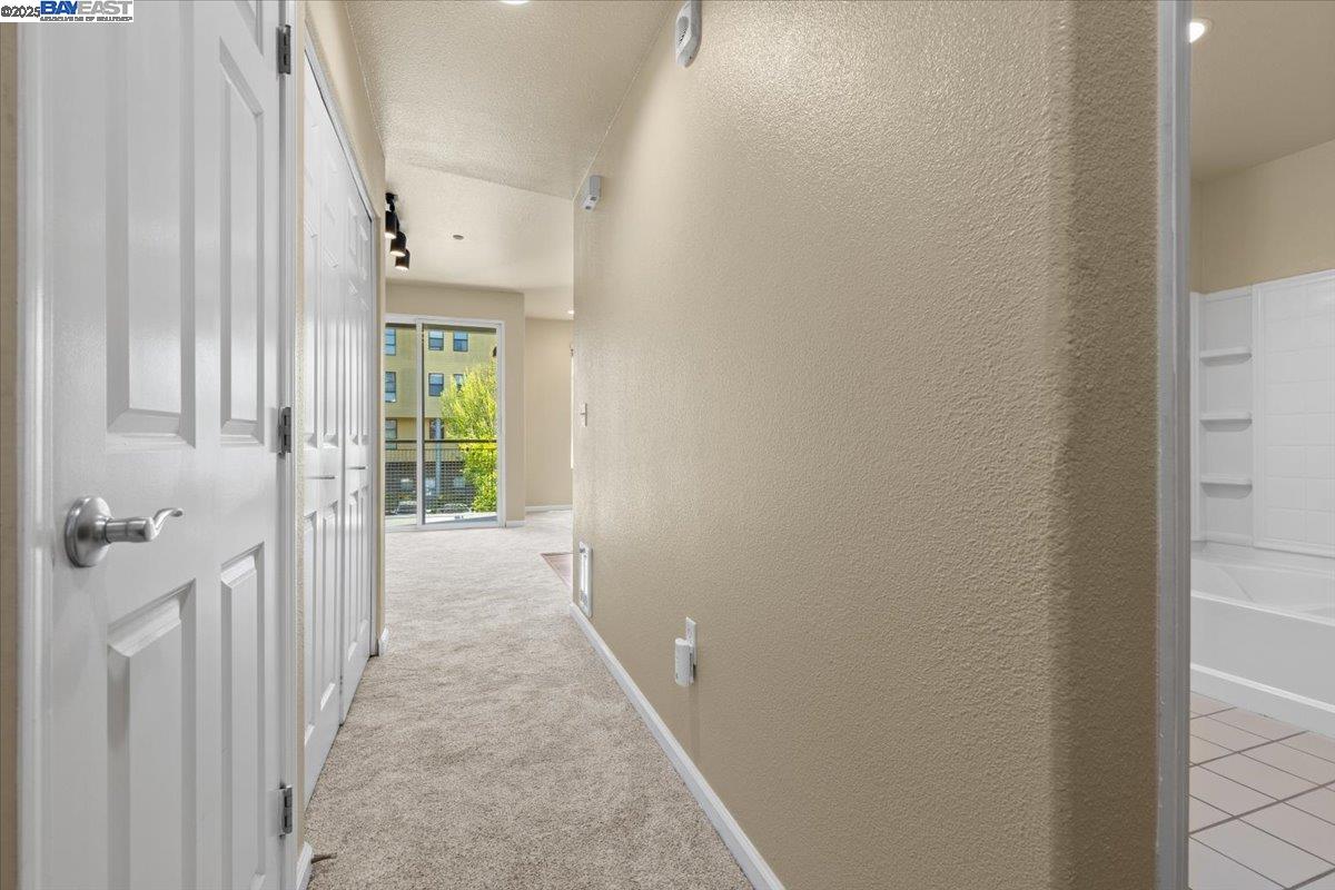 More Details about MLS # 41094400 : 1121 40TH STREET # 4201