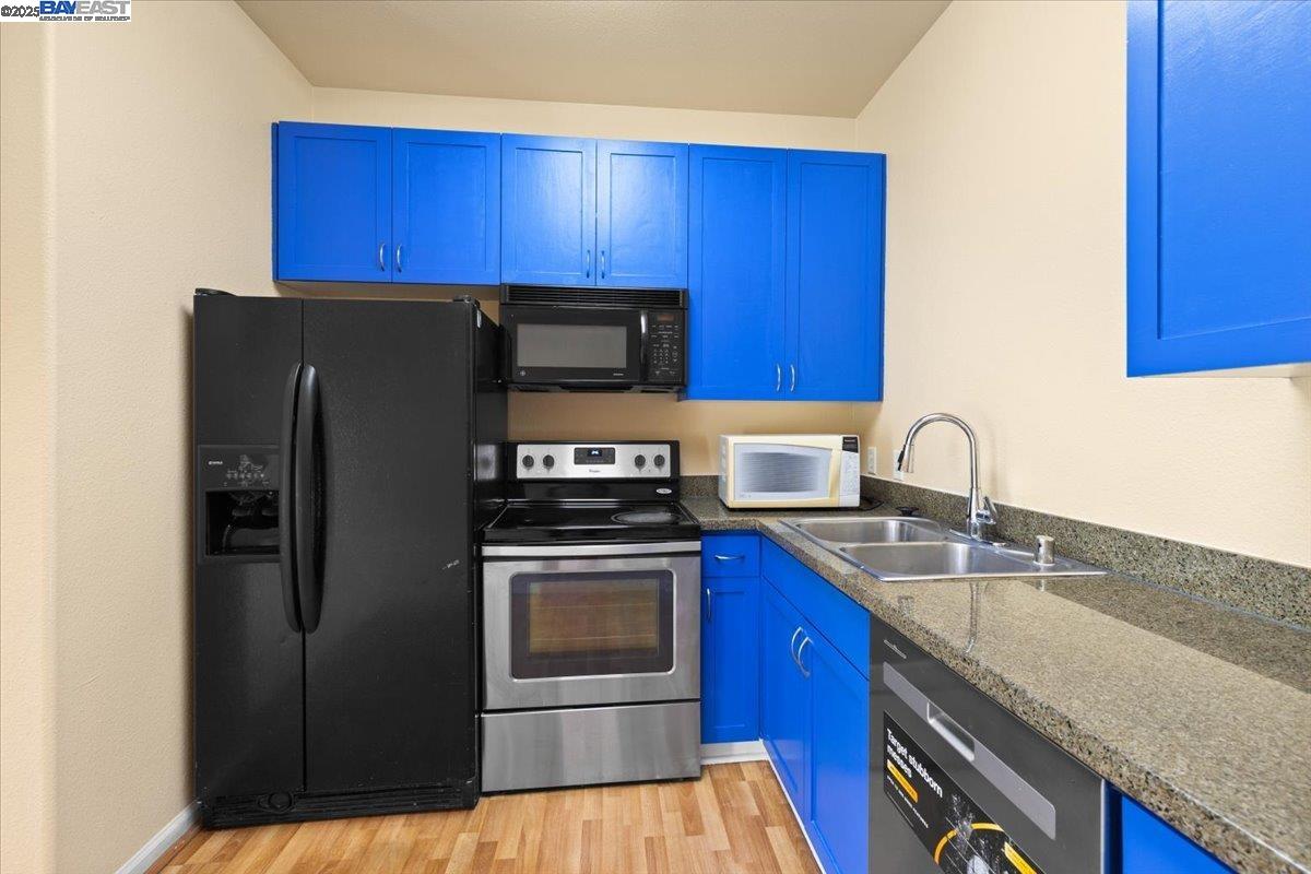 Detail Gallery Image 4 of 24 For 1121 40th Street #4201,  Emeryville,  CA 94608-3766 - 1 Beds | 1 Baths