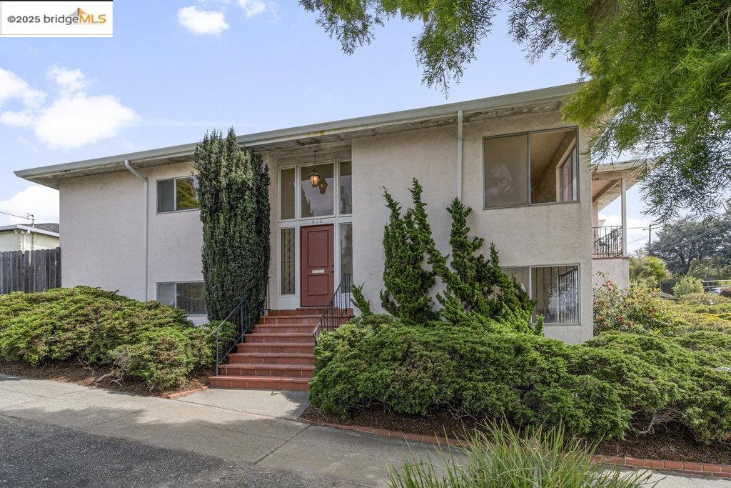 Detail Gallery Image 1 of 1 For 612 Sonoma Street, Richmond,  CA 94805 - 4 Beds | 3 Baths