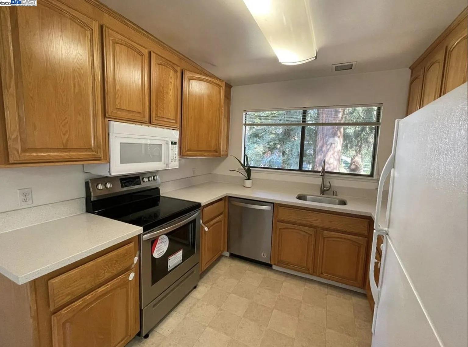4071 Murray Cmn, Fremont, California 94538, 3 Bedrooms Bedrooms, 5 Rooms Rooms,2 BathroomsBathrooms,Residential Lease,For Rent,4071 Murray Cmn,41094409