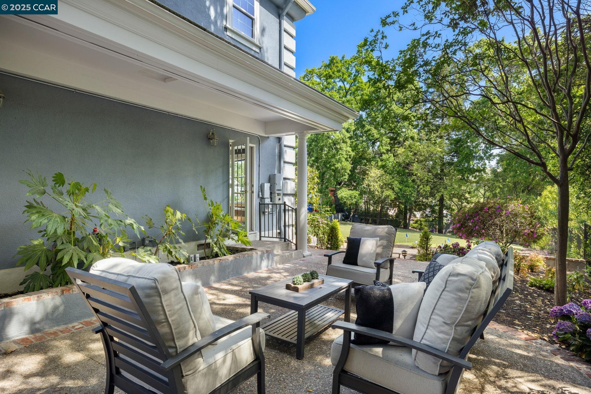 Detail Gallery Image 17 of 51 For 2398 Ironwood Pl, Alamo,  CA 94507 - 5 Beds | 4/1 Baths