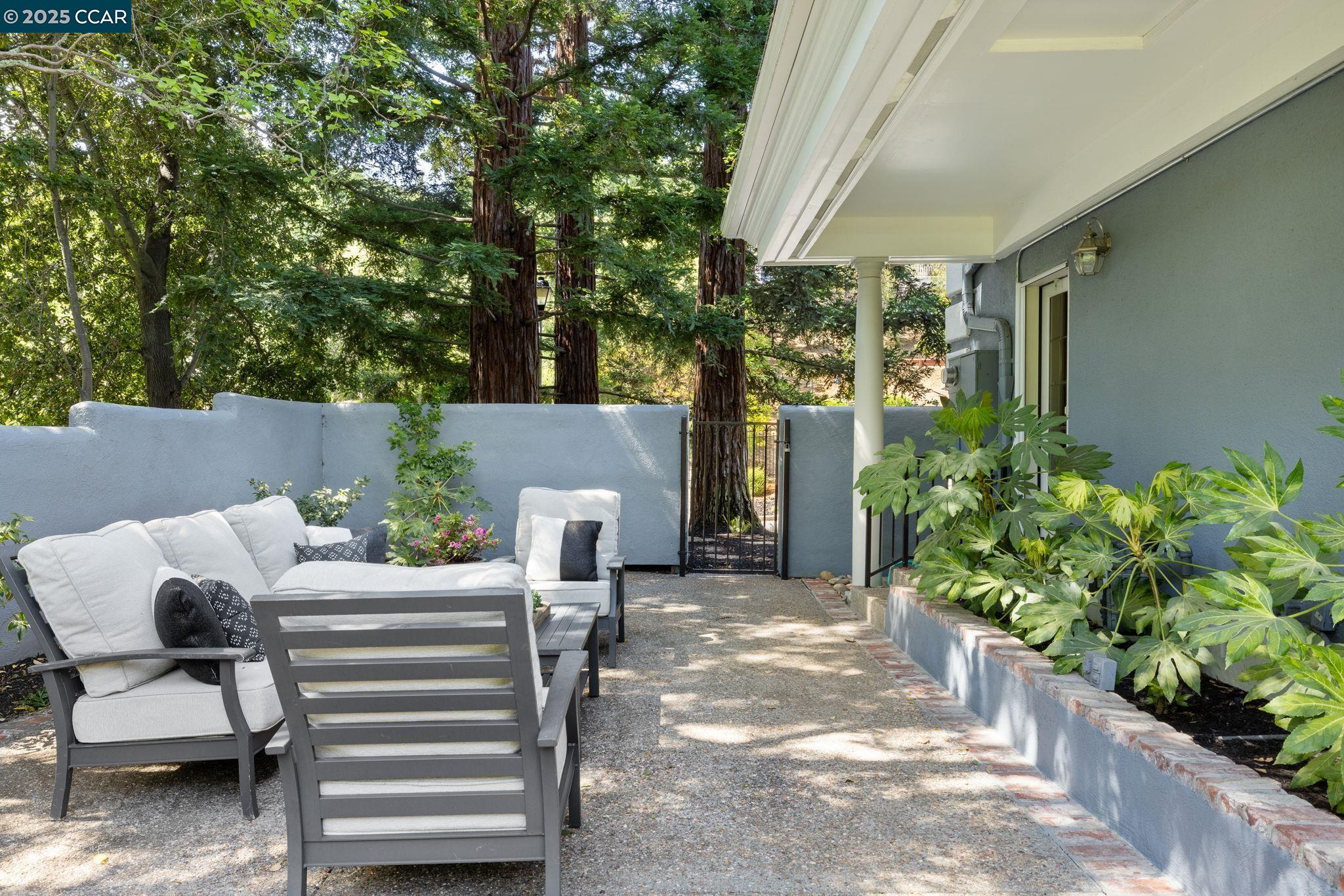 Detail Gallery Image 18 of 51 For 2398 Ironwood Pl, Alamo,  CA 94507 - 5 Beds | 4/1 Baths
