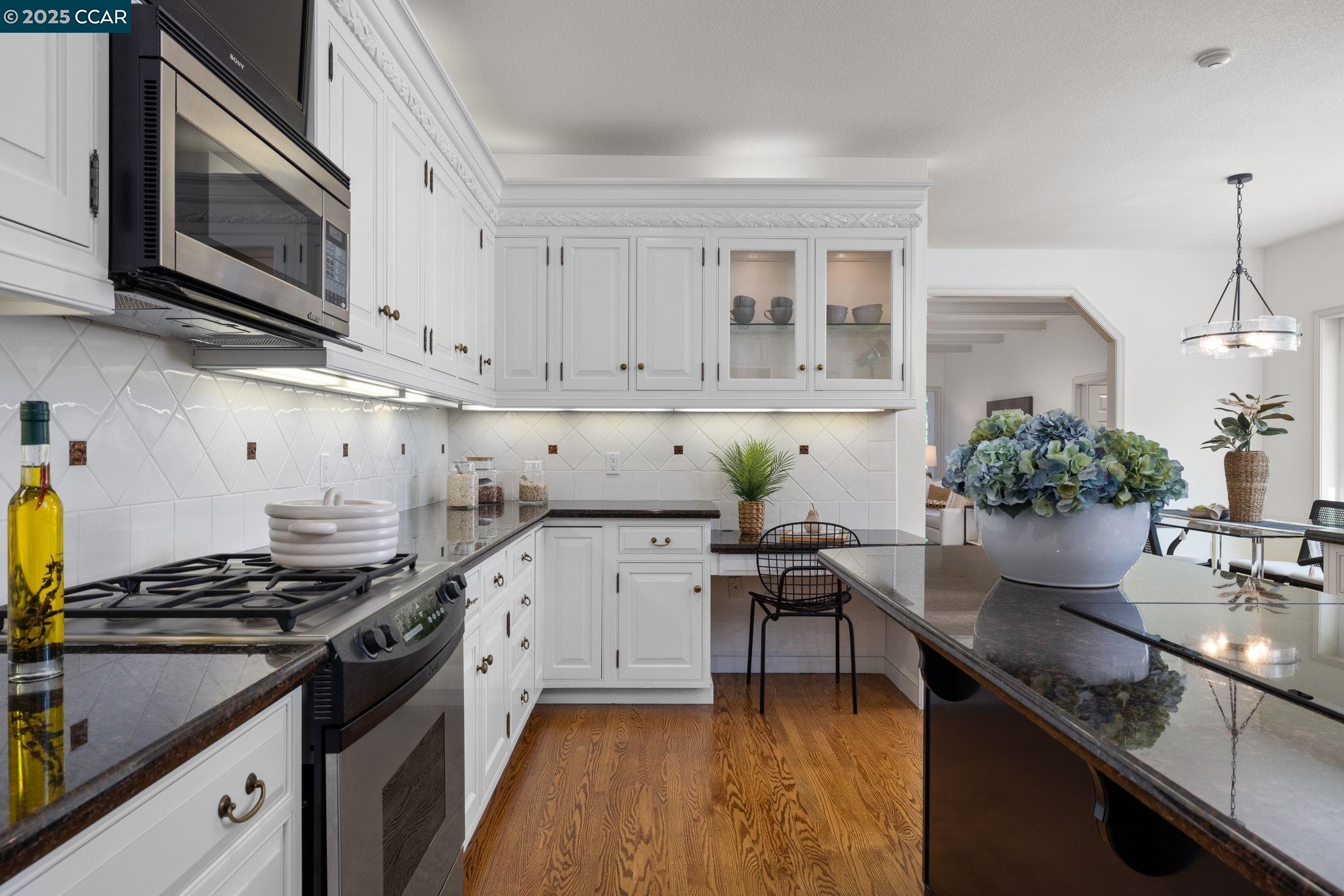 Detail Gallery Image 8 of 51 For 2398 Ironwood Pl, Alamo,  CA 94507 - 5 Beds | 4/1 Baths