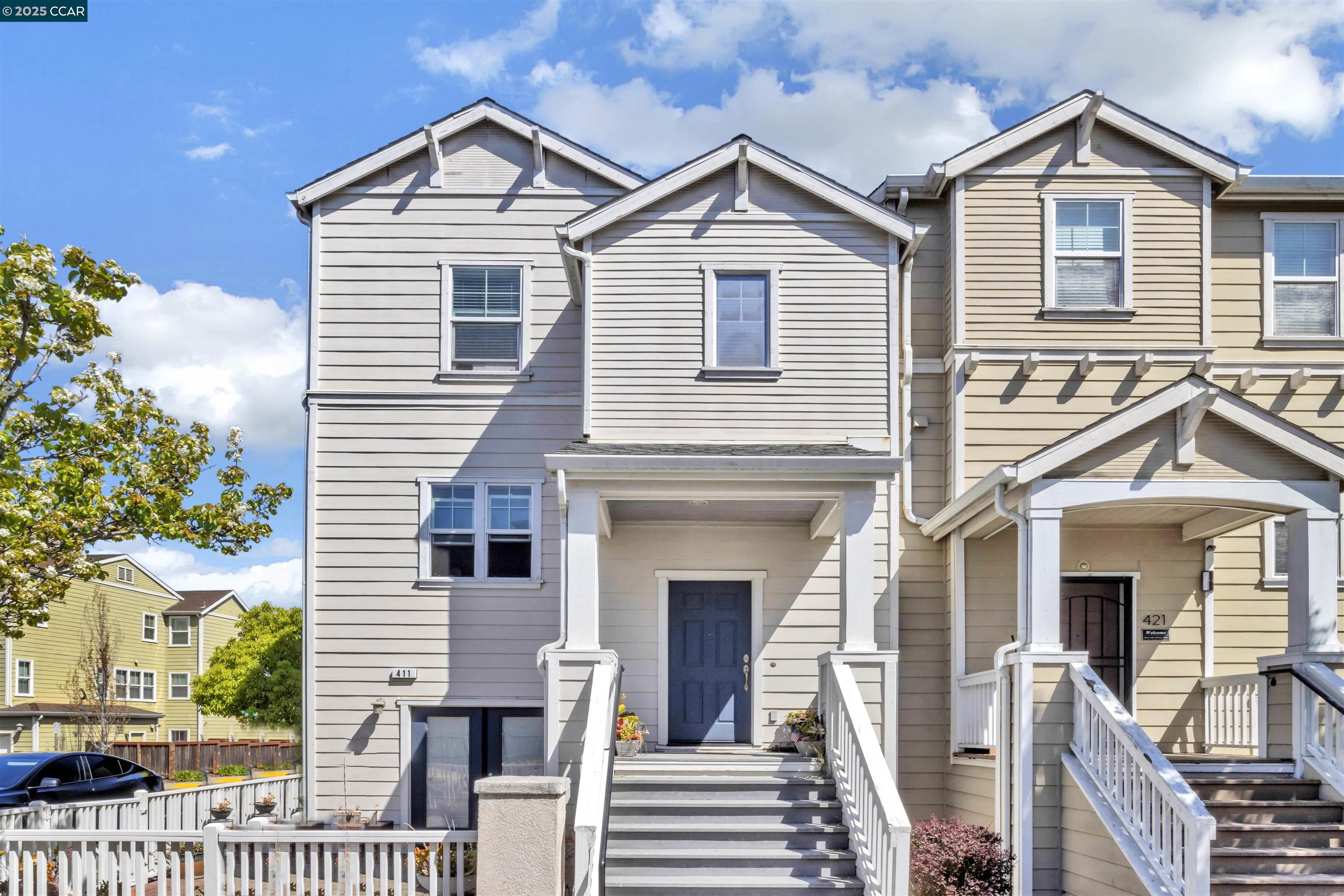 Detail Gallery Image 2 of 25 For 411 Summer Ln, Richmond,  CA 94806 - 3 Beds | 3/1 Baths