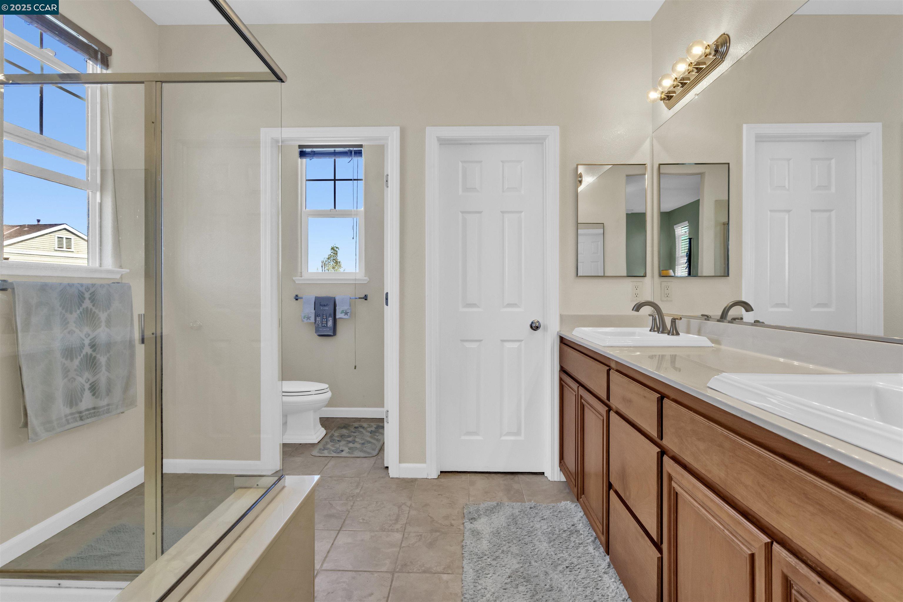 Detail Gallery Image 11 of 25 For 411 Summer Ln, Richmond,  CA 94806 - 3 Beds | 3/1 Baths