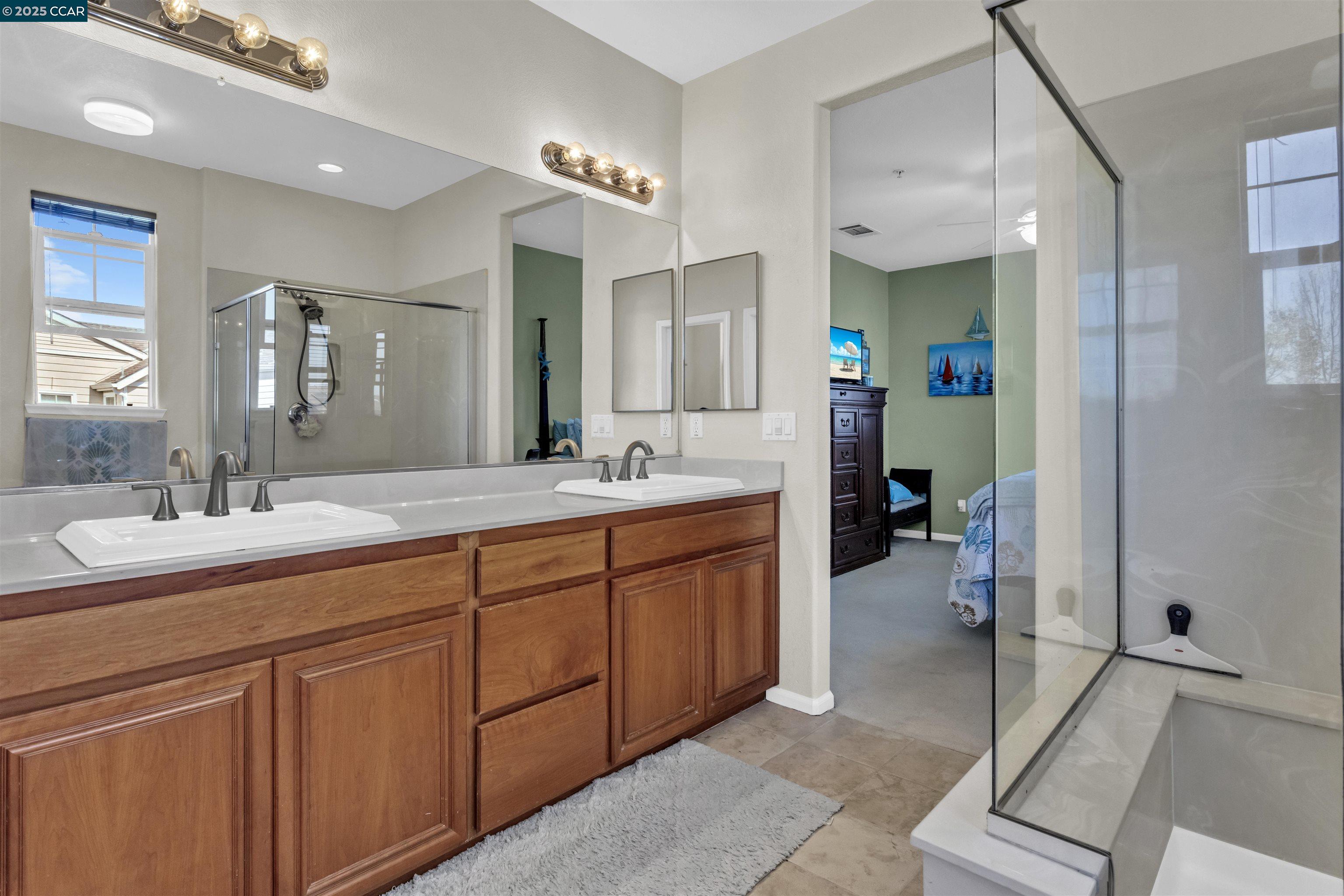 Detail Gallery Image 12 of 25 For 411 Summer Ln, Richmond,  CA 94806 - 3 Beds | 3/1 Baths