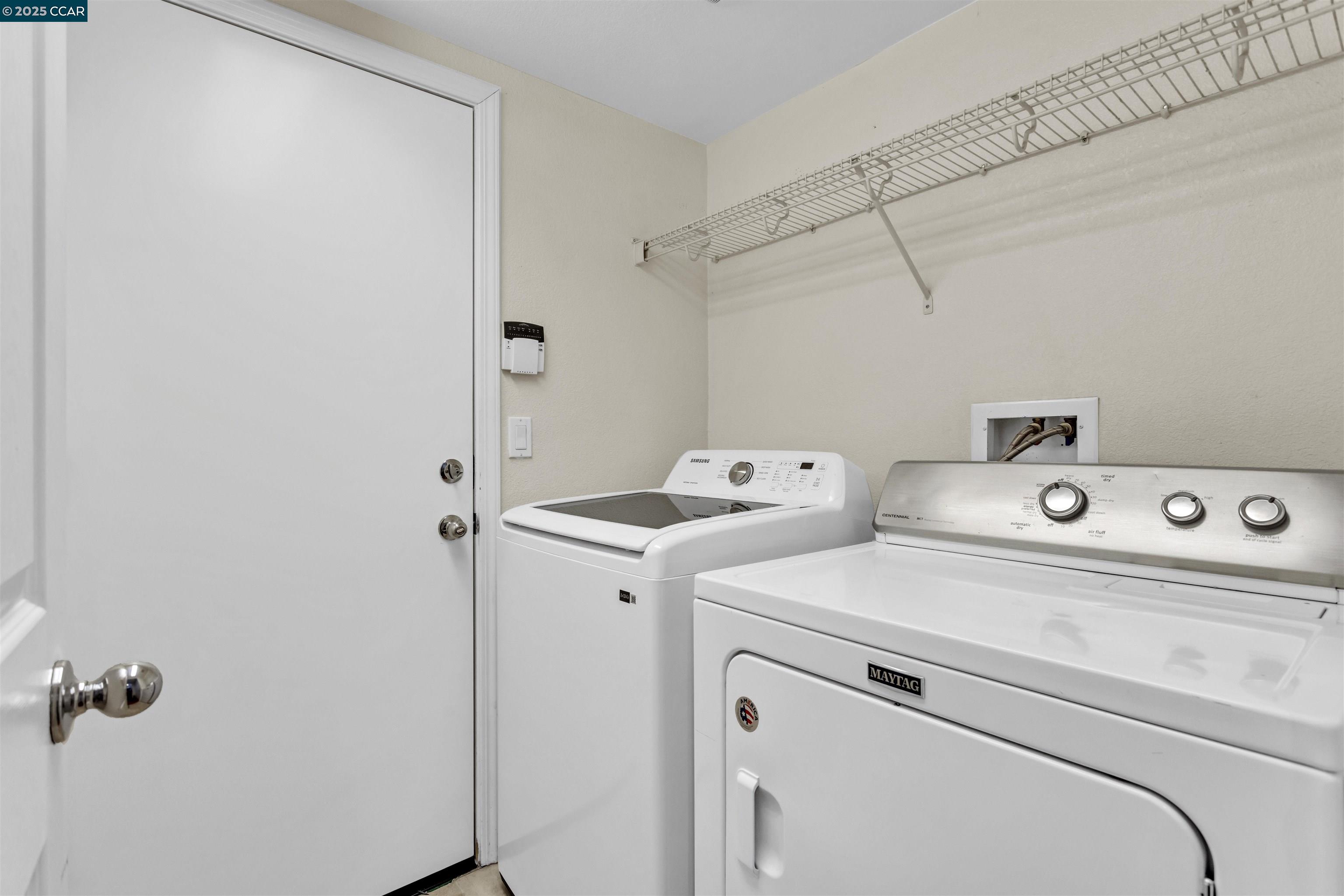 Detail Gallery Image 15 of 25 For 411 Summer Ln, Richmond,  CA 94806 - 3 Beds | 3/1 Baths