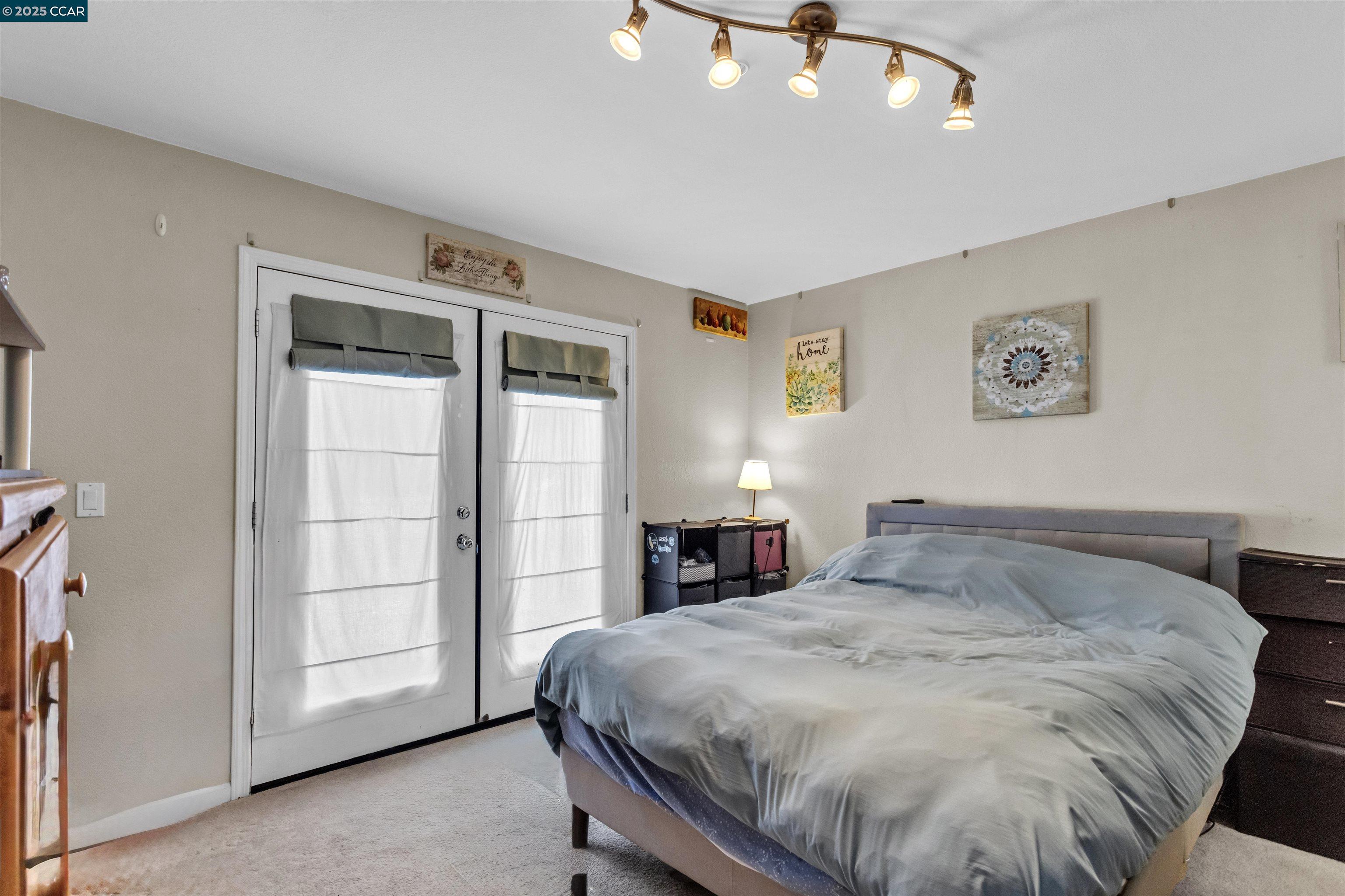 Detail Gallery Image 17 of 25 For 411 Summer Ln, Richmond,  CA 94806 - 3 Beds | 3/1 Baths