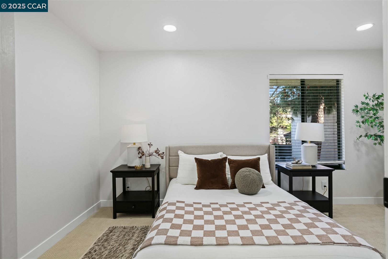 property-img