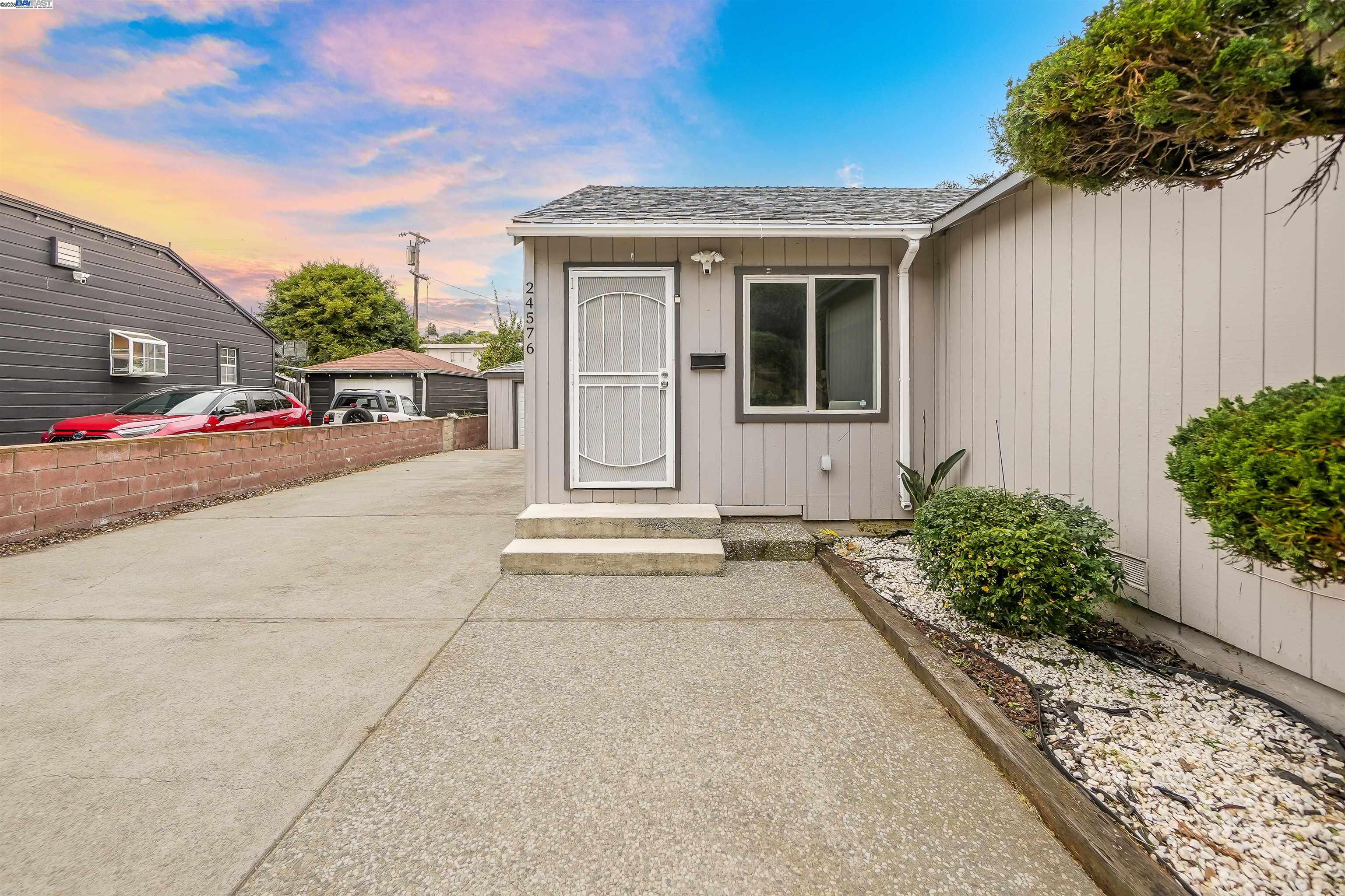 Detail Gallery Image 41 of 44 For 24576 Oneil Ave, Hayward,  CA 94544 - 4 Beds | 3 Baths