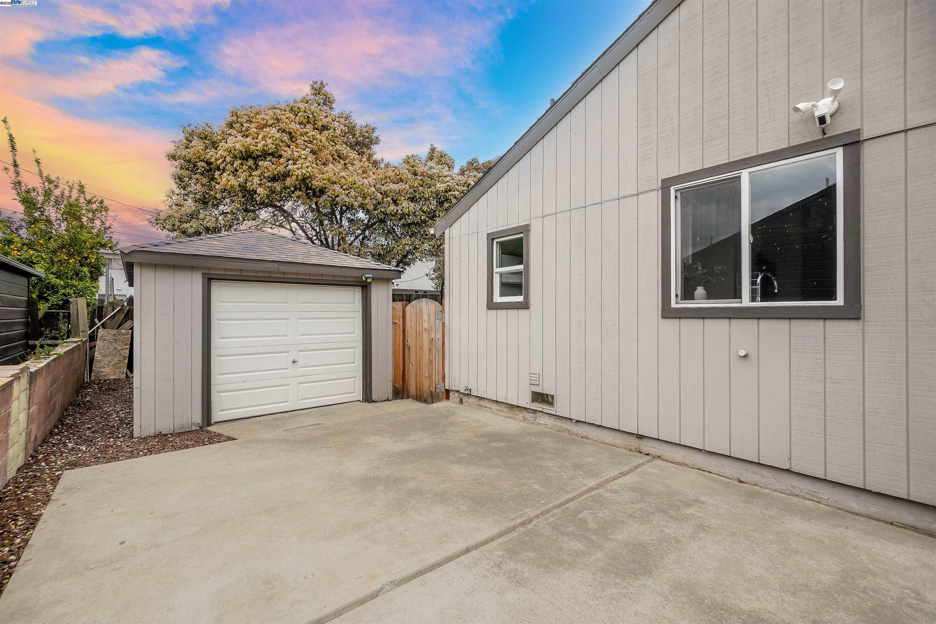 Detail Gallery Image 43 of 44 For 24576 Oneil Ave, Hayward,  CA 94544 - 4 Beds | 3 Baths