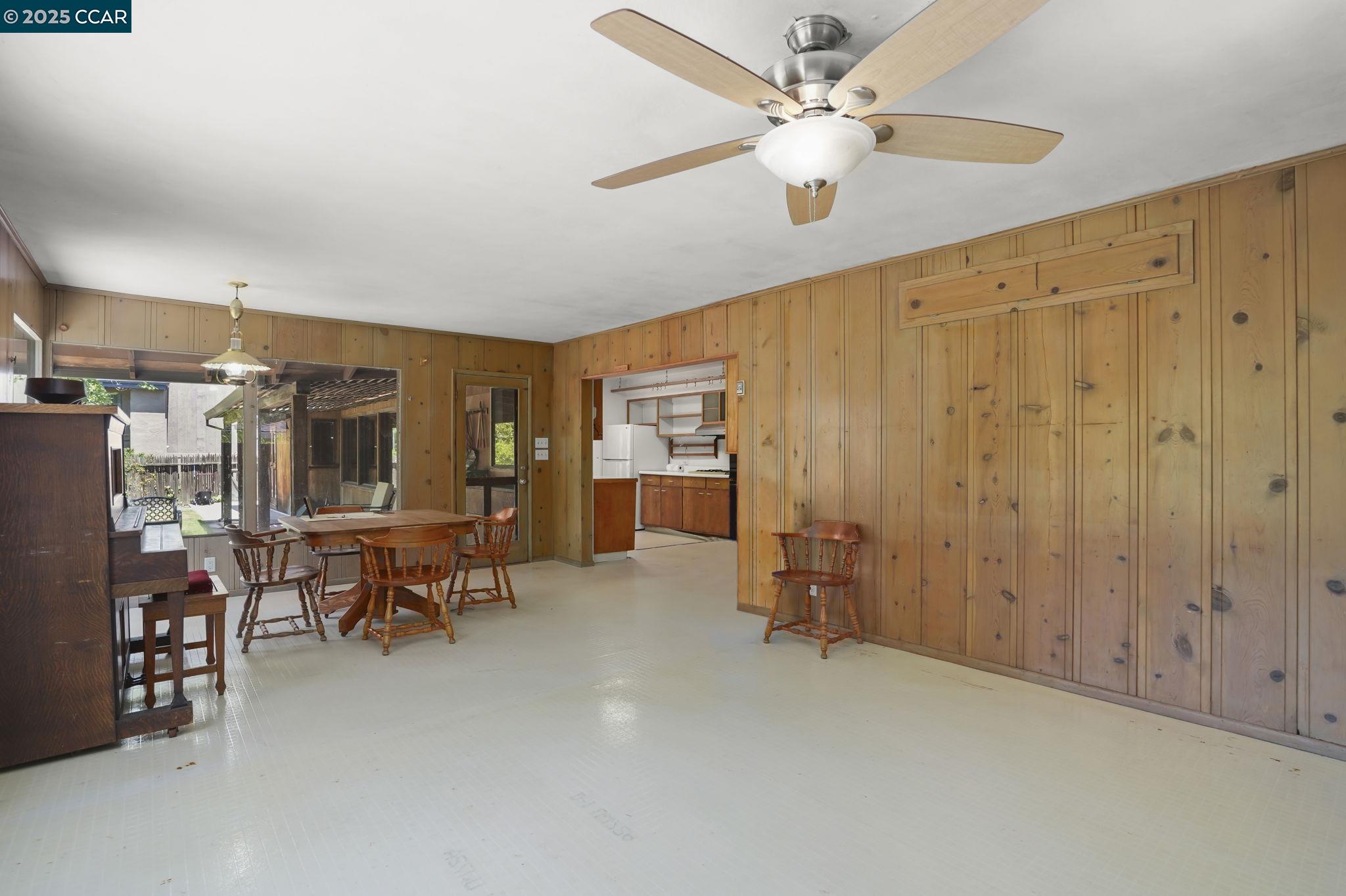 Detail Gallery Image 16 of 50 For 586 Lakewood Cir, Walnut Creek,  CA 94598 - 4 Beds | 2/1 Baths