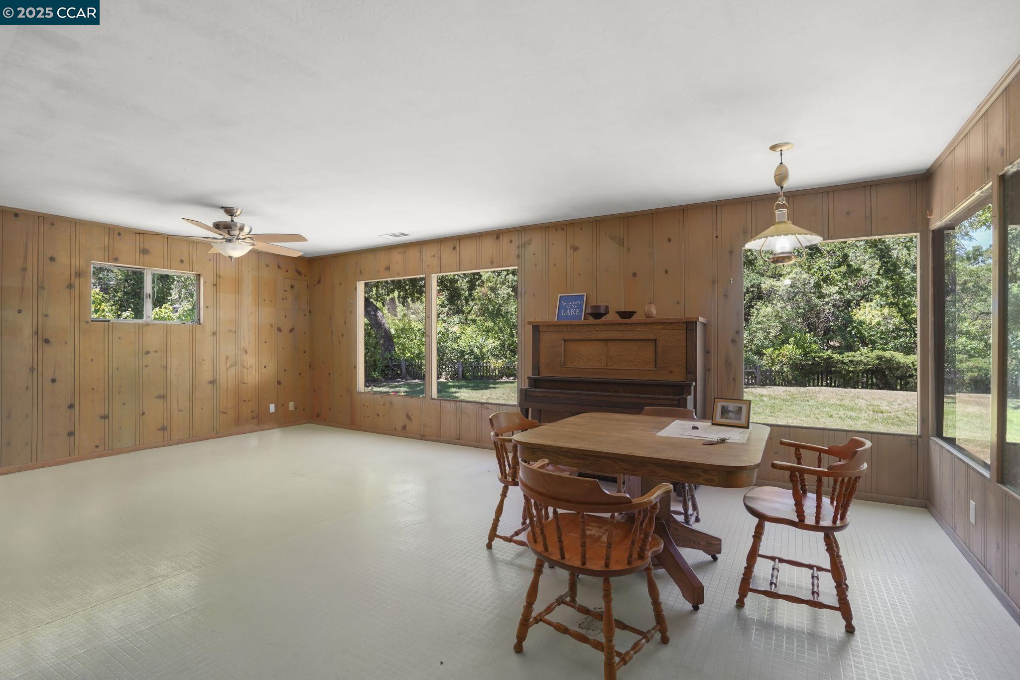 Detail Gallery Image 17 of 50 For 586 Lakewood Cir, Walnut Creek,  CA 94598 - 4 Beds | 2/1 Baths