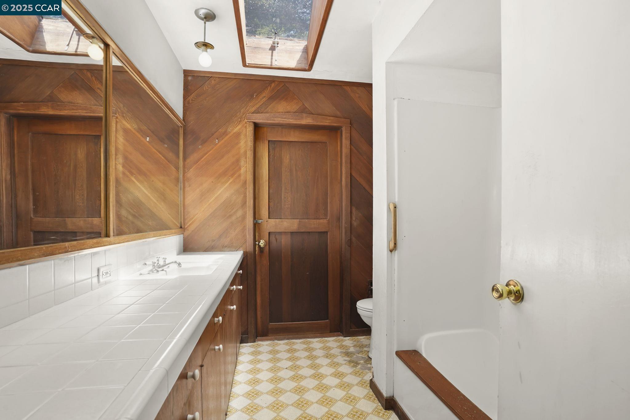 Detail Gallery Image 24 of 50 For 586 Lakewood Cir, Walnut Creek,  CA 94598 - 4 Beds | 2/1 Baths