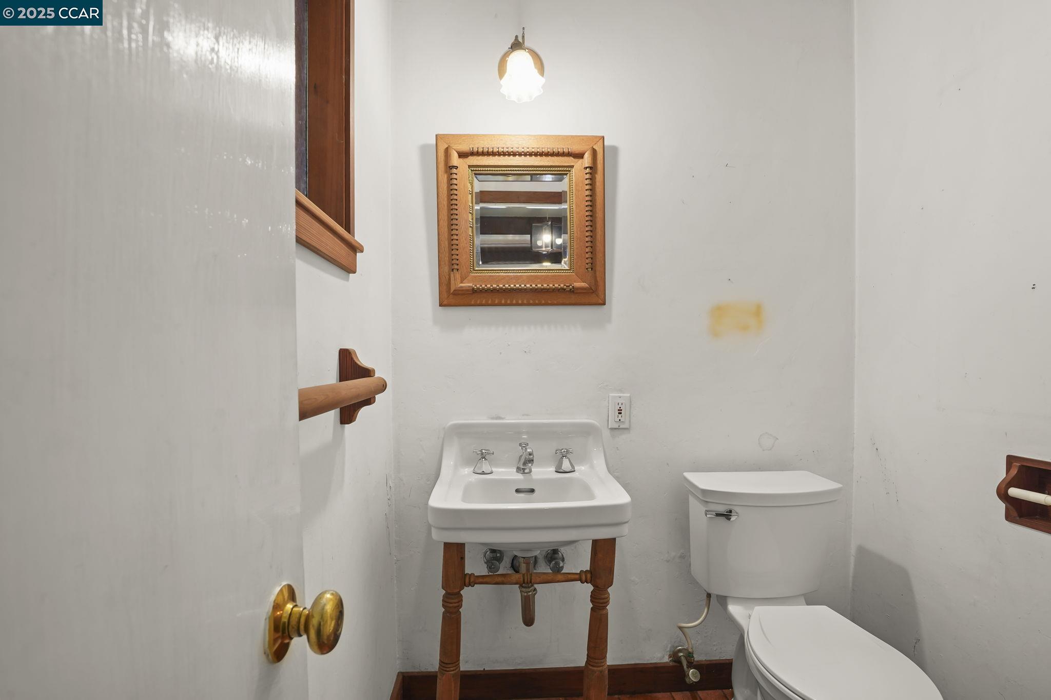 Detail Gallery Image 25 of 50 For 586 Lakewood Cir, Walnut Creek,  CA 94598 - 4 Beds | 2/1 Baths