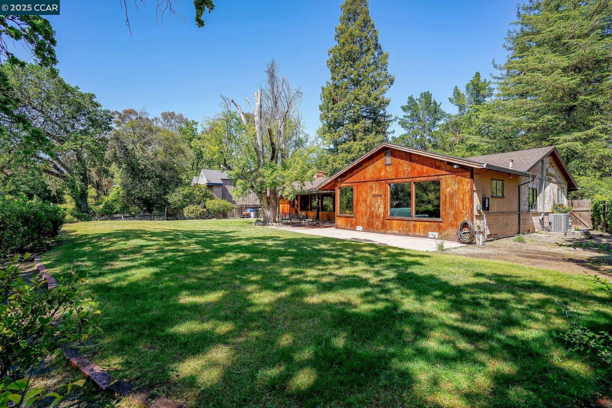 Detail Gallery Image 29 of 50 For 586 Lakewood Cir, Walnut Creek,  CA 94598 - 4 Beds | 2/1 Baths